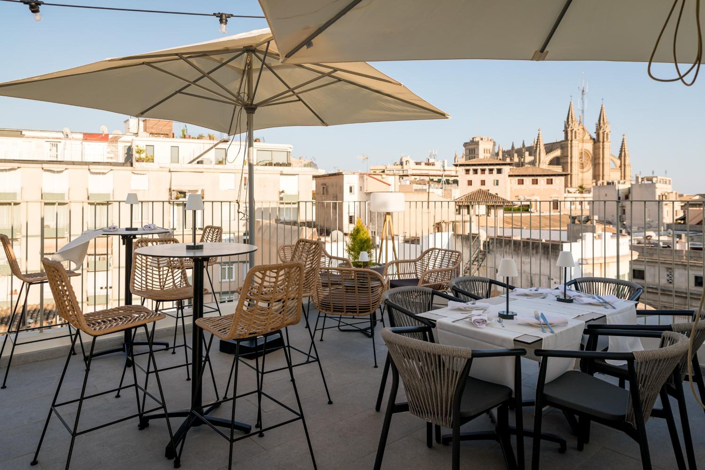 Hotel Nivia Born Boutique Hotel