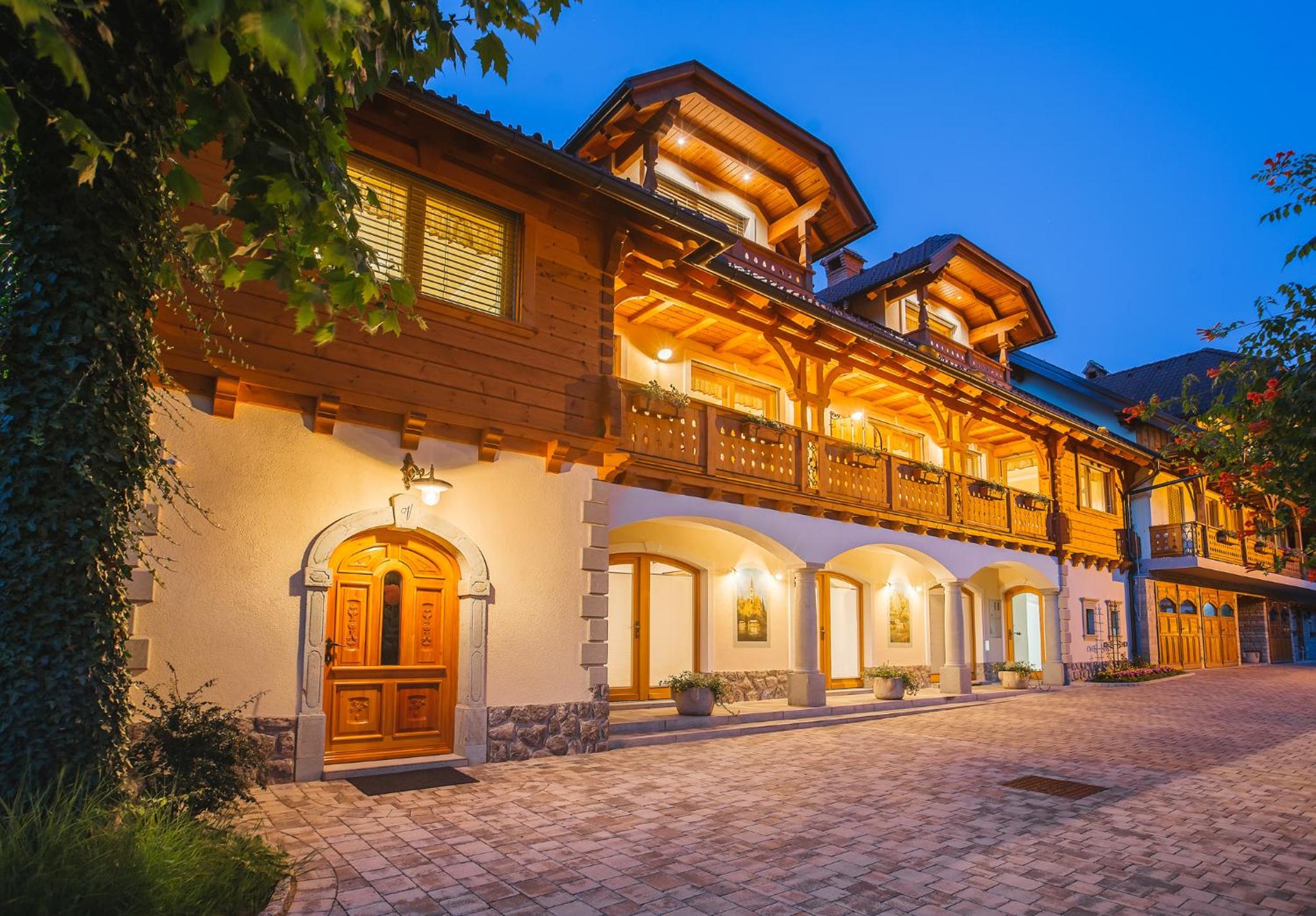 Hotel Apartment Ledrar