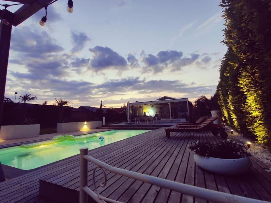 Hotel Guest House With Private Pool & Jacuzzi