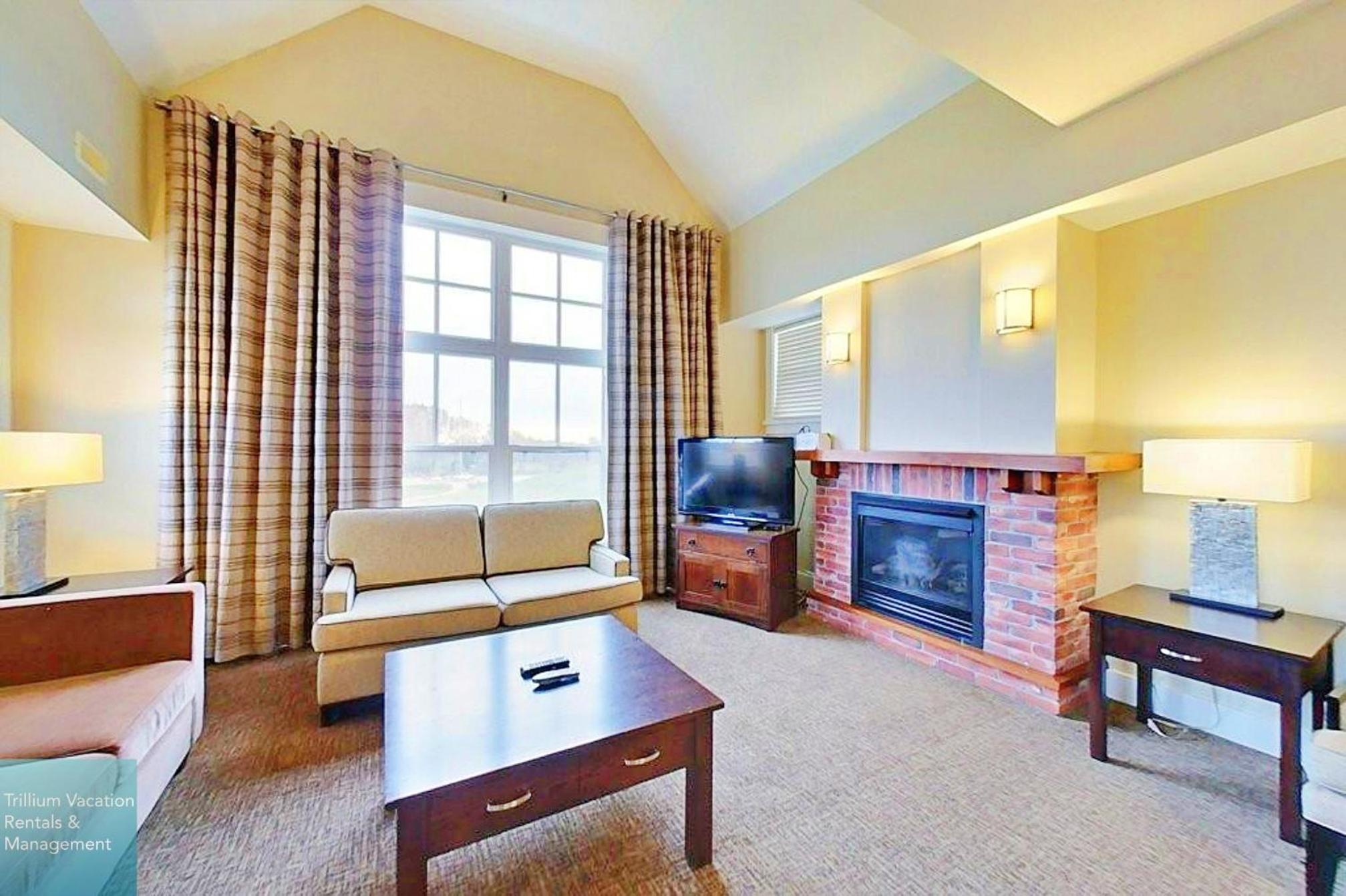 Hotel Spacious Blue Mountain 2 Storey - Wifi, Linens, Pool