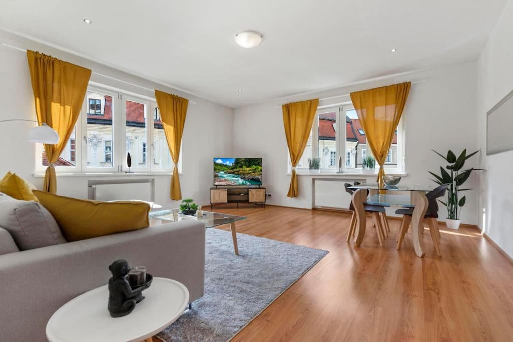 Hotel Exclusive Apartment In Centre