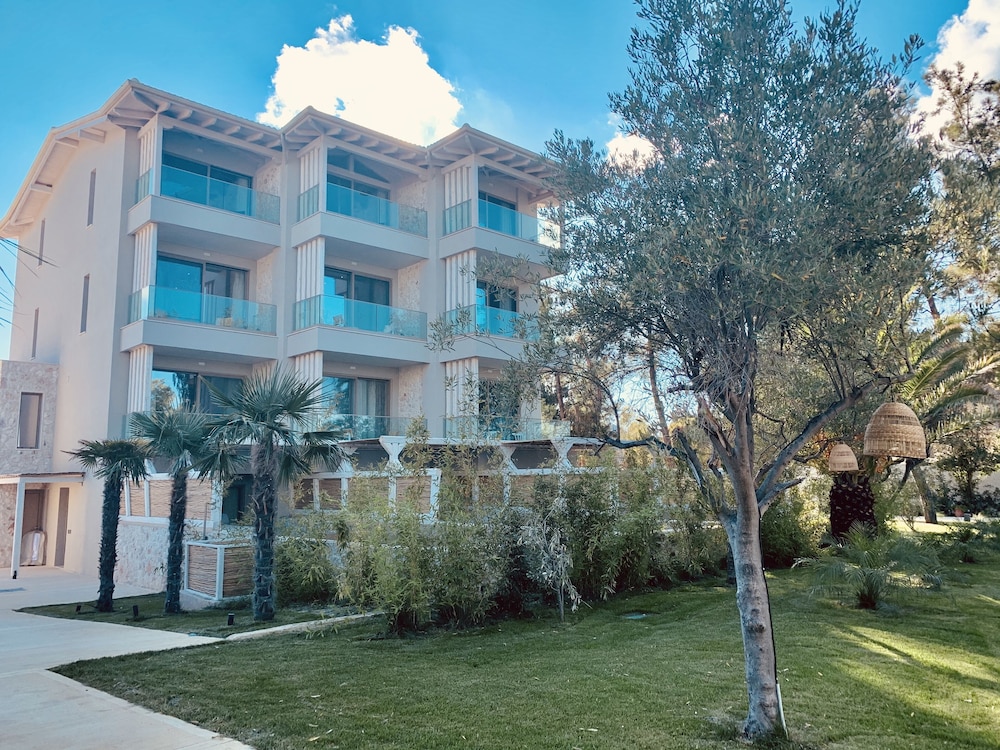 Hotel Mako Sea & Suites