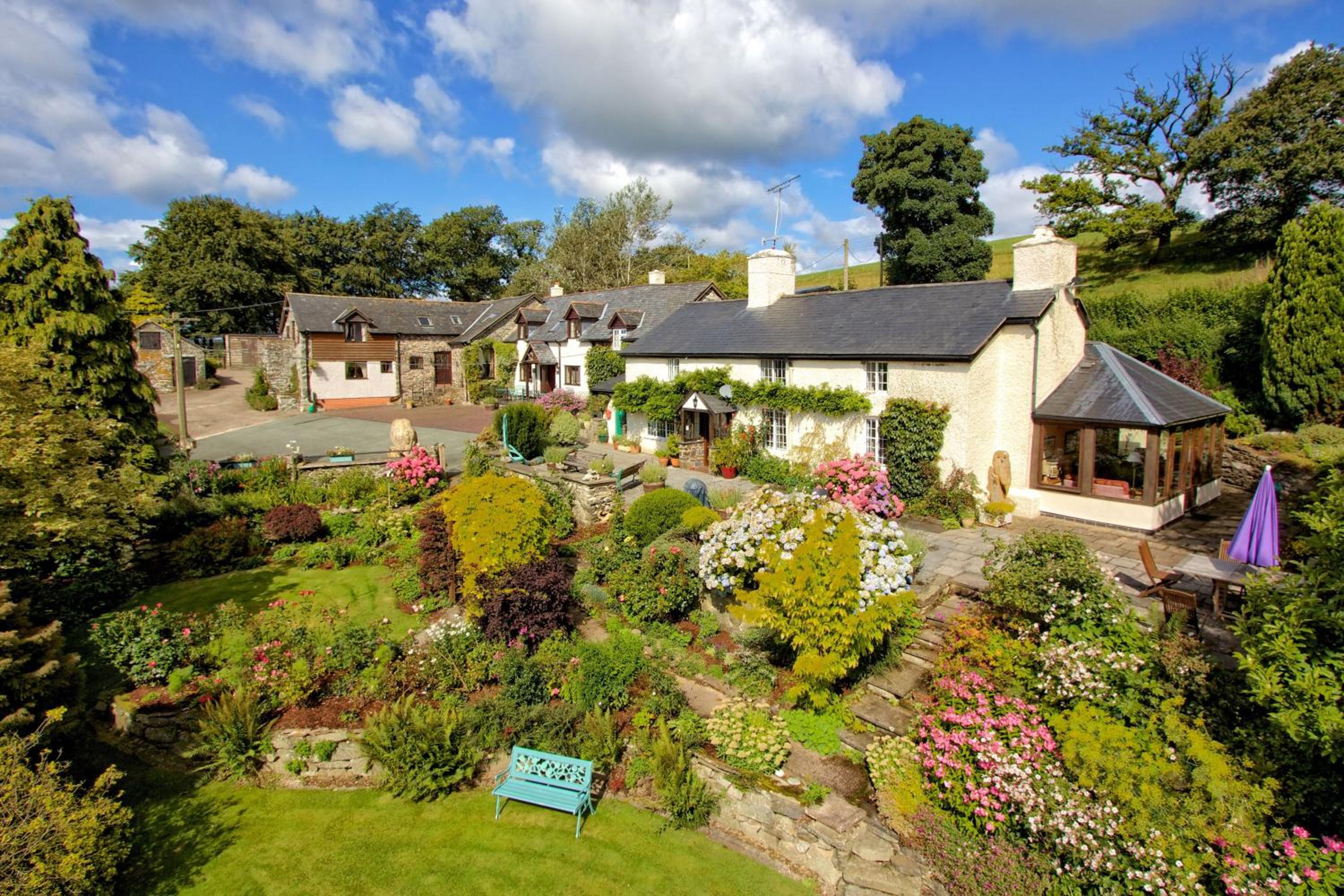 Hotel Barley Cottage - 5 Cyfie Farm With Log Burner And Private Covered Hot Tub