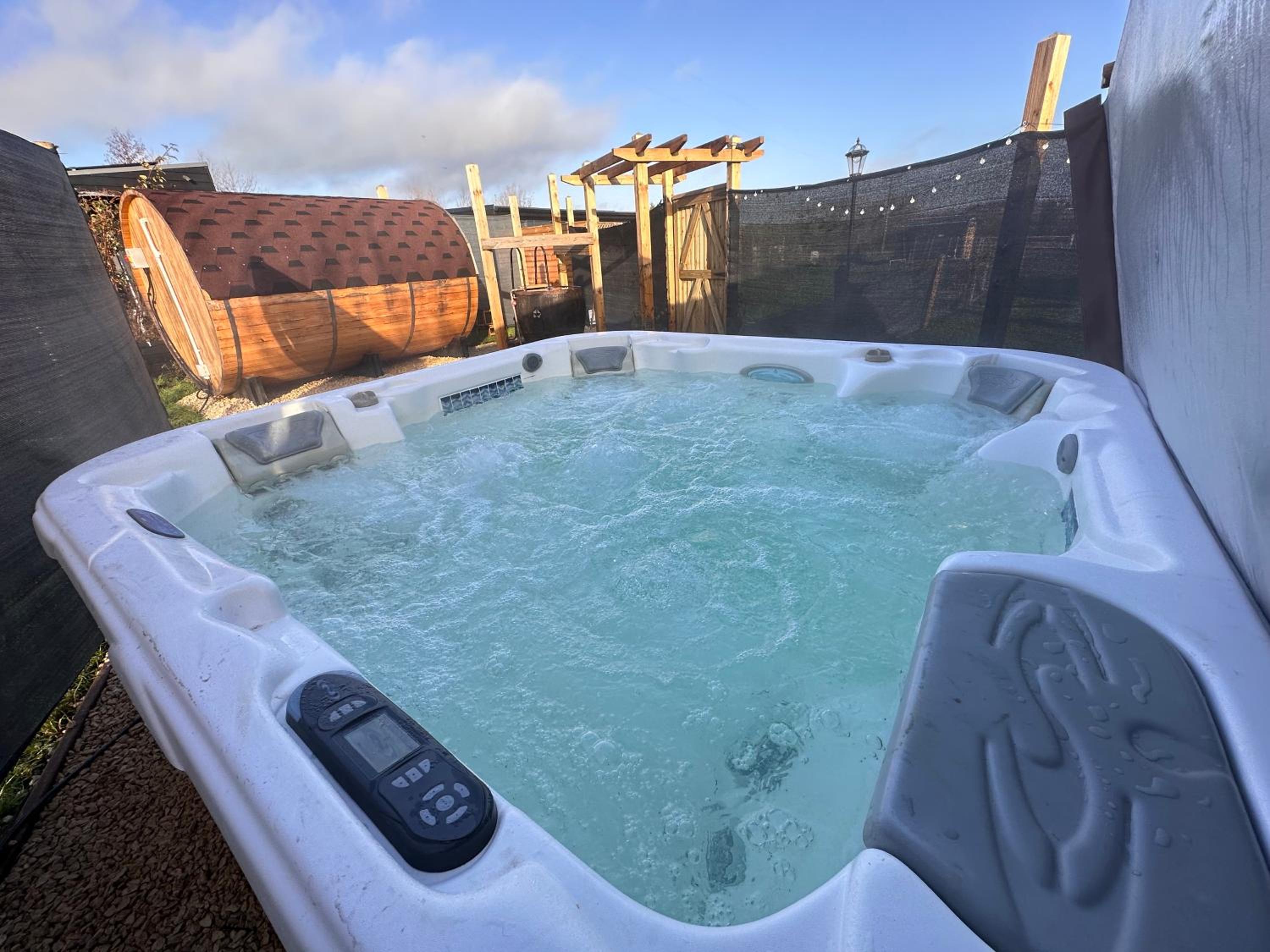 Hotel Buzzard Holt Hosting