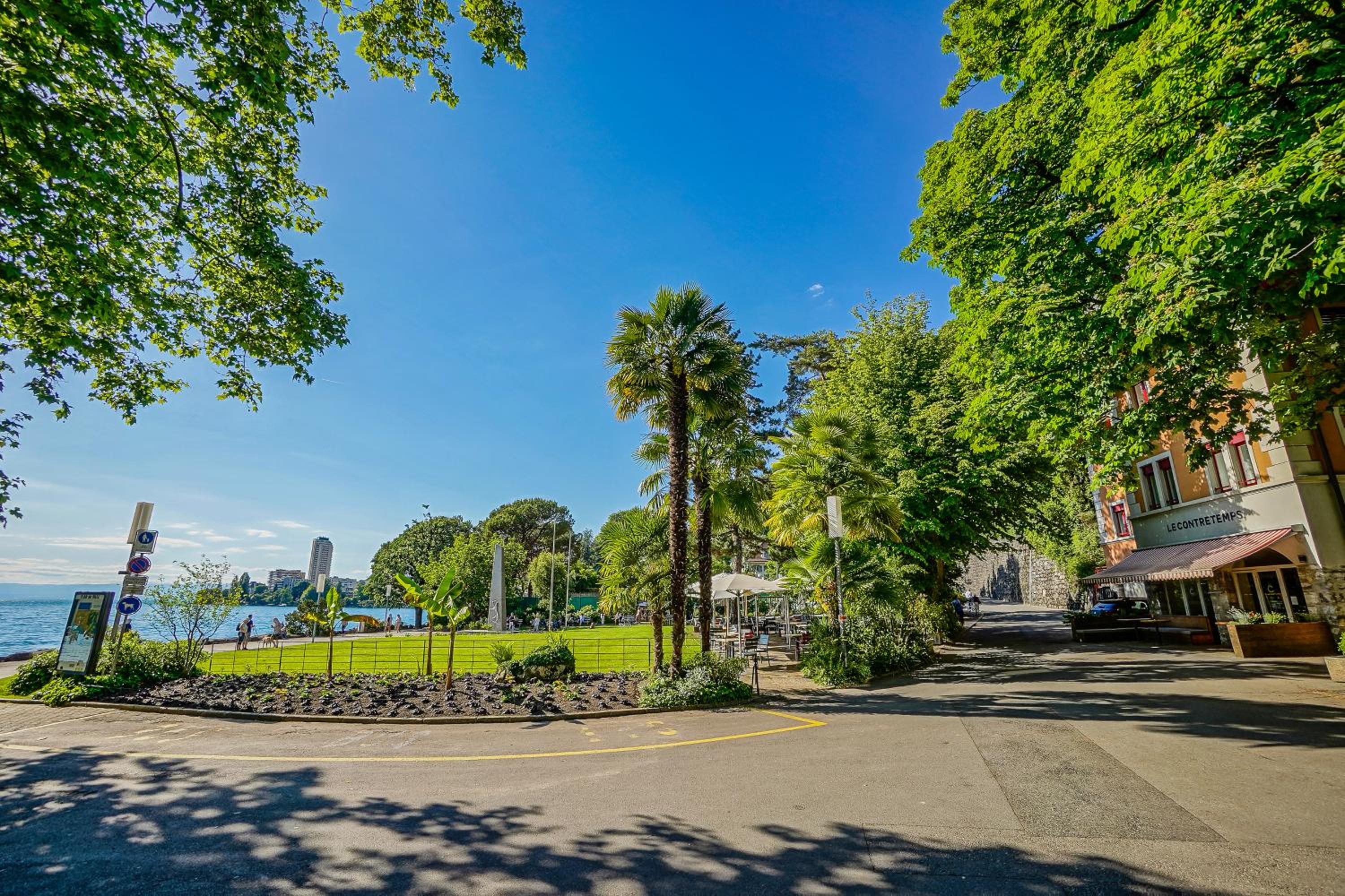 Hotel Bon-port Luxury Apartment - Lakefront