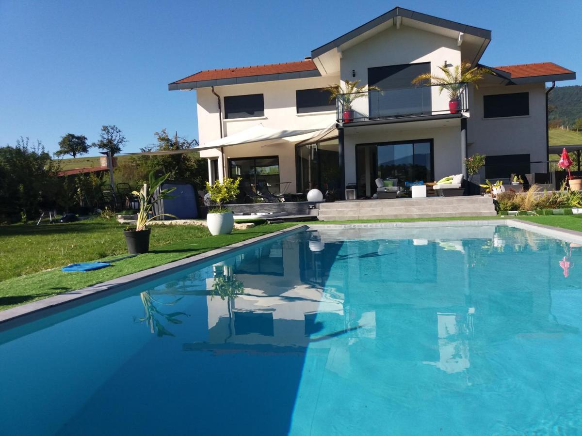 Hotel Chambres, cuisine, piscine, spa, billards, airhockey, nature