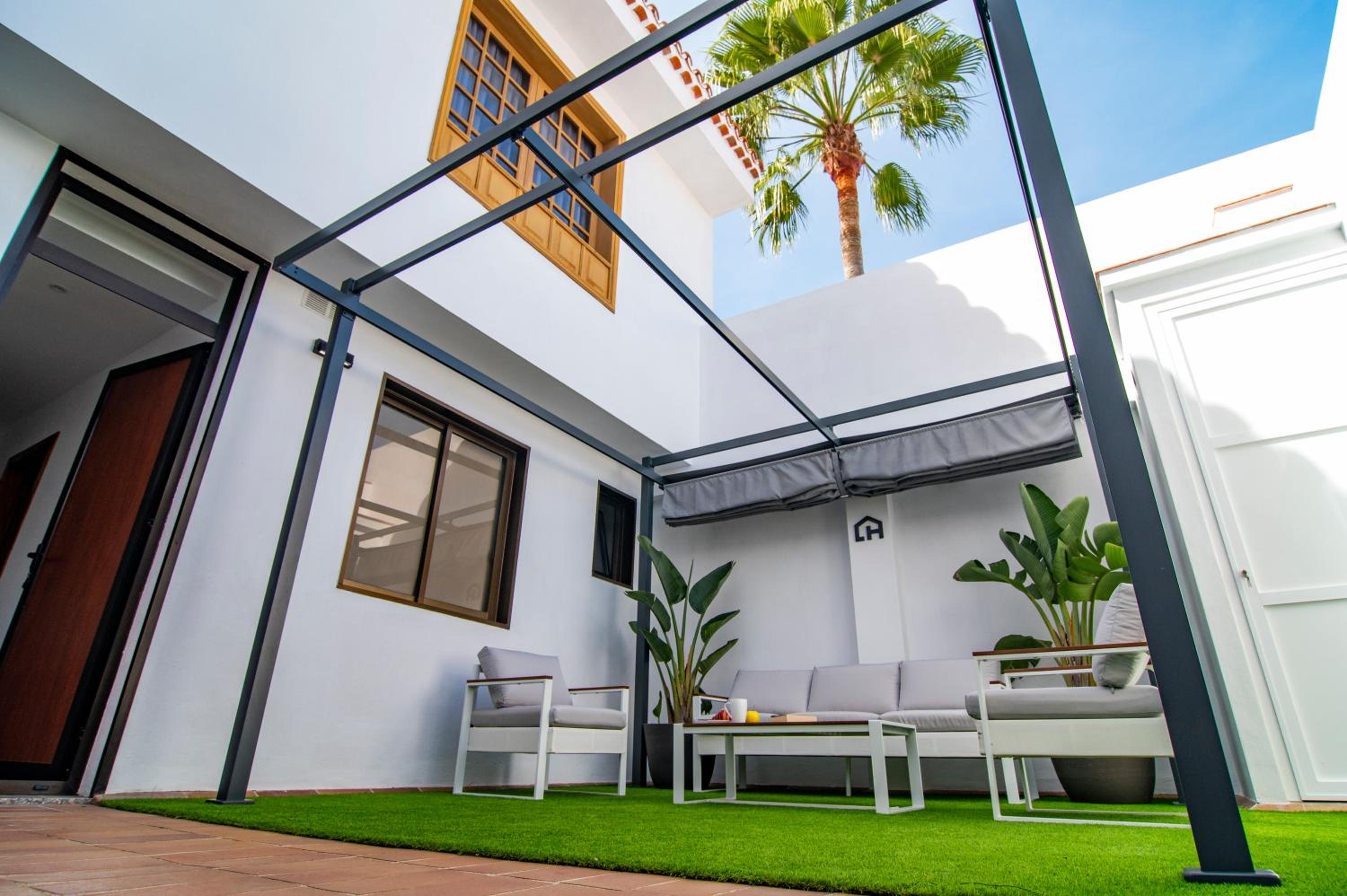 Hotel Laguna Home & Suites