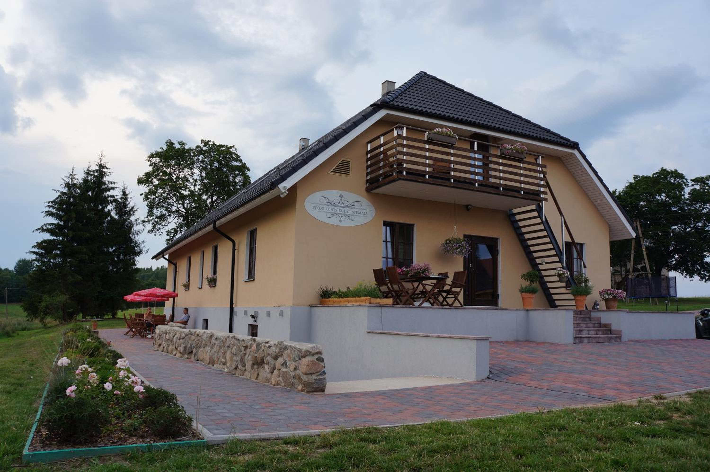 Hotel Pööni Tavern & Guesthouse