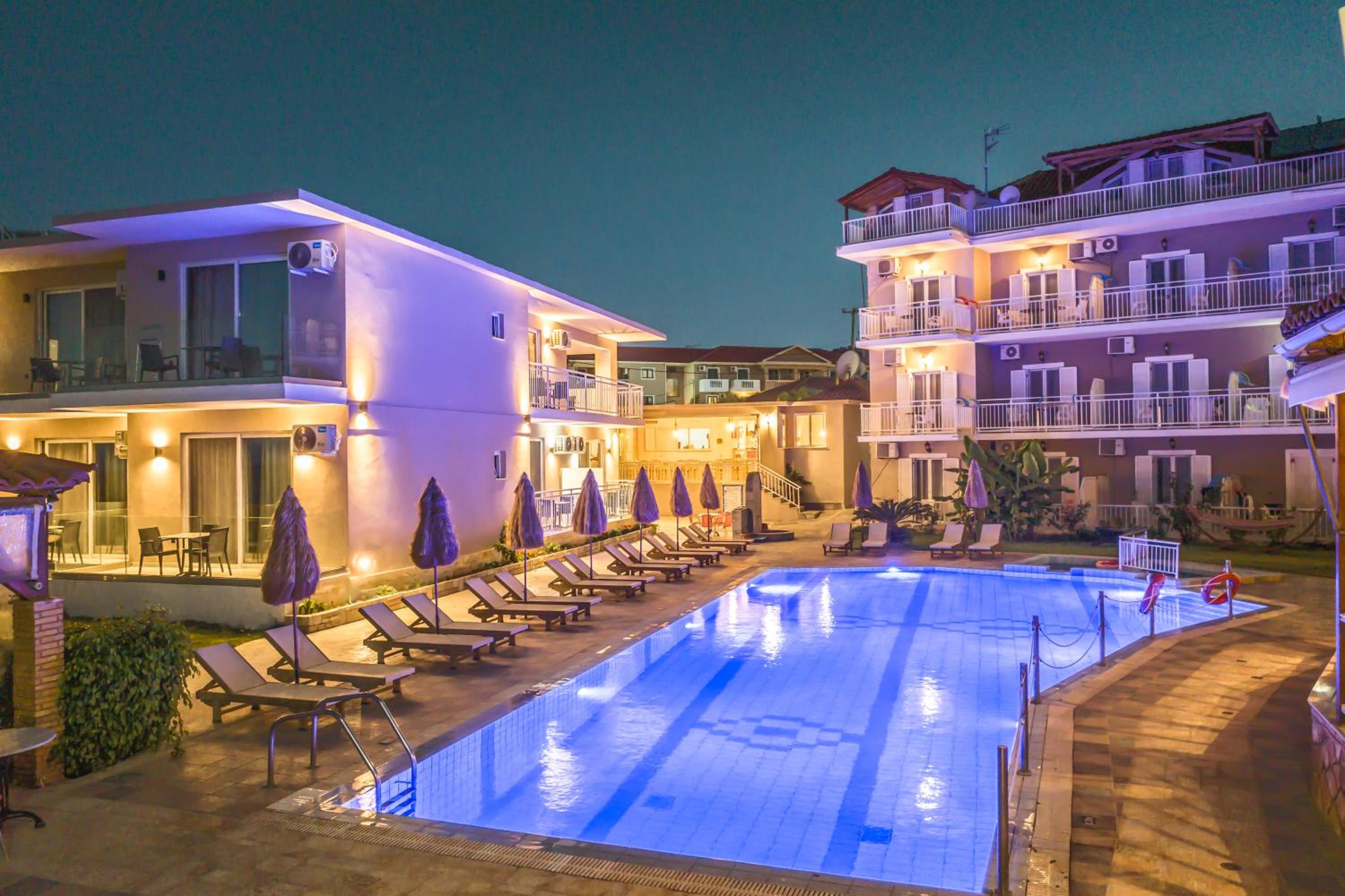 Hotel Amoudi Studios Apartments Hotel