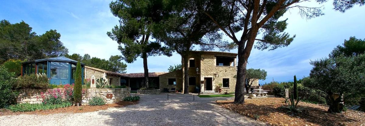 Hotel Le Bastion Des Papes