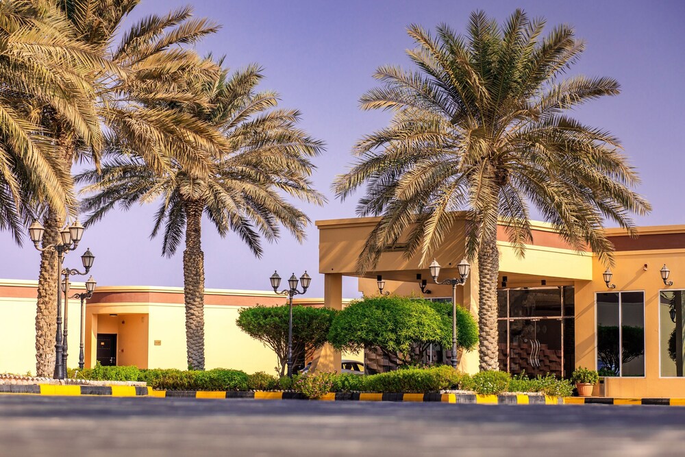 Hotel Royal Beach Hotel & Resort