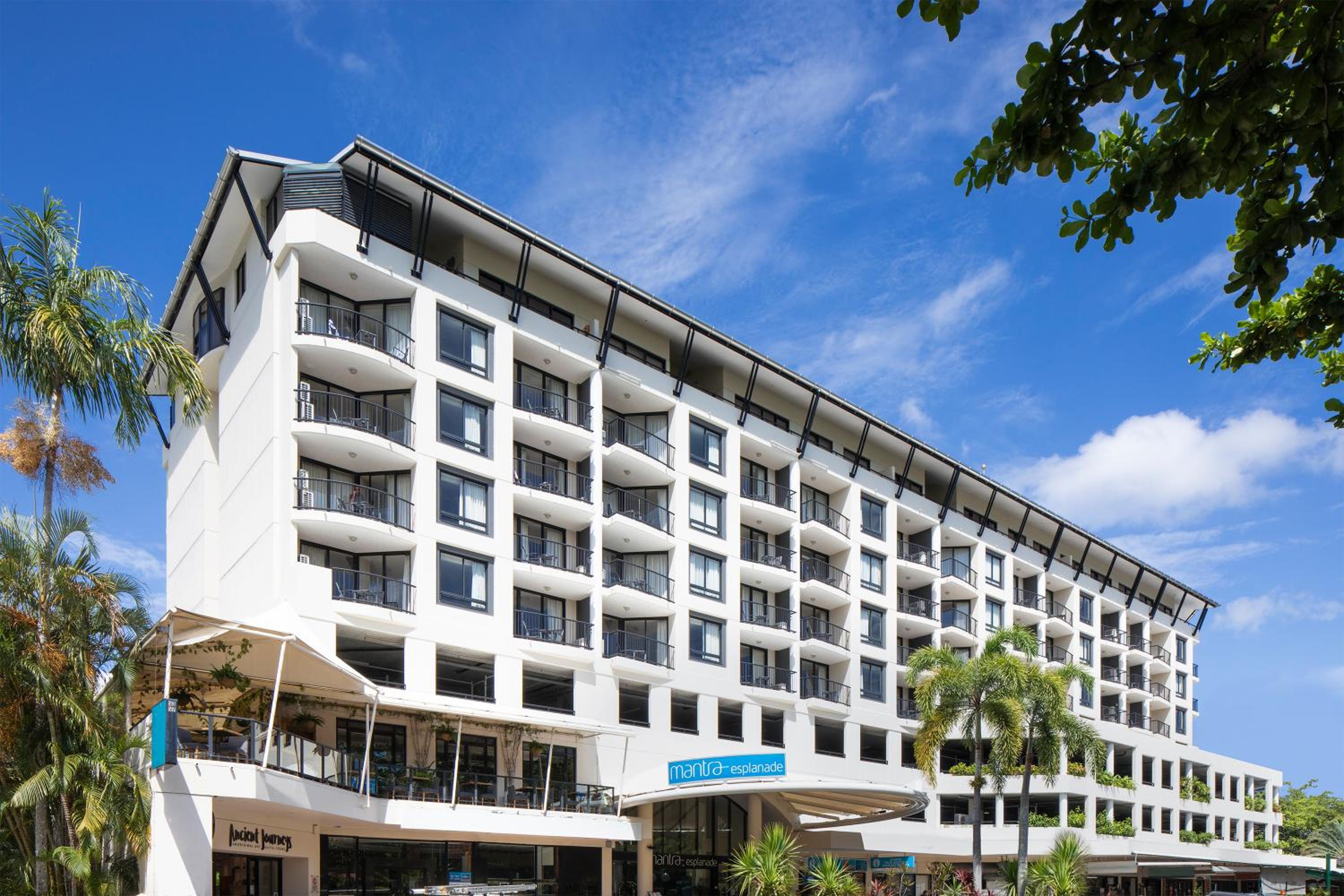 Hotel Mantra Esplanade Cairns