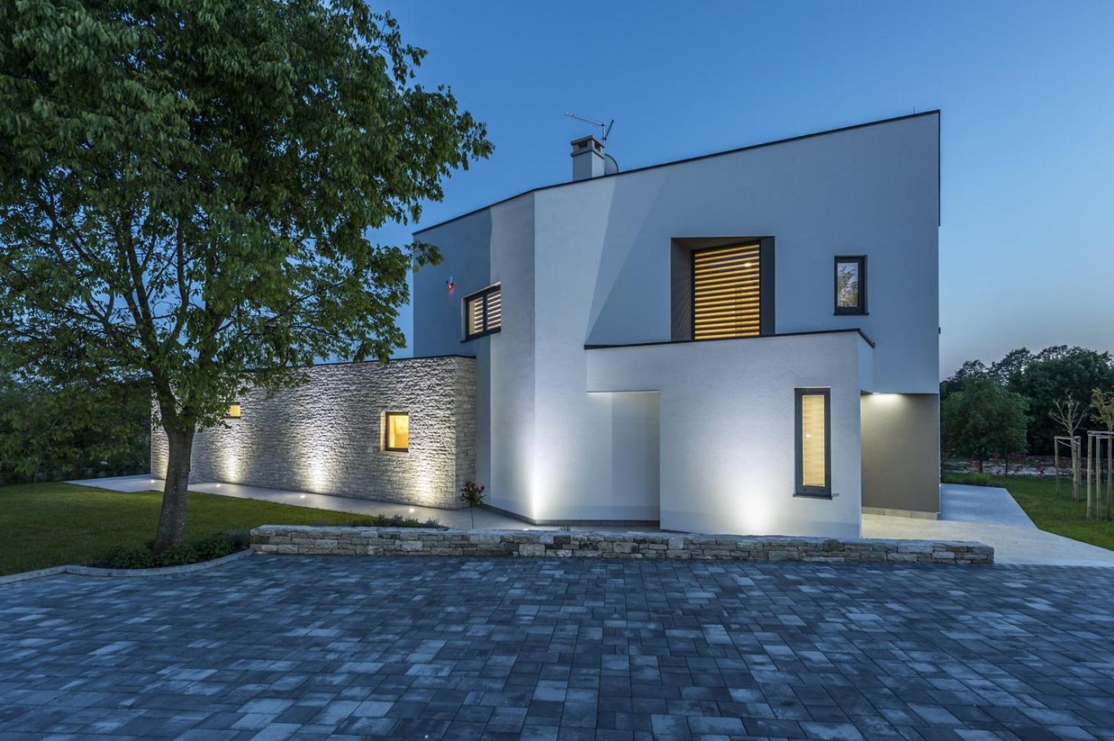 Hotel Contemporary Villa Nada With Pool And Sauna