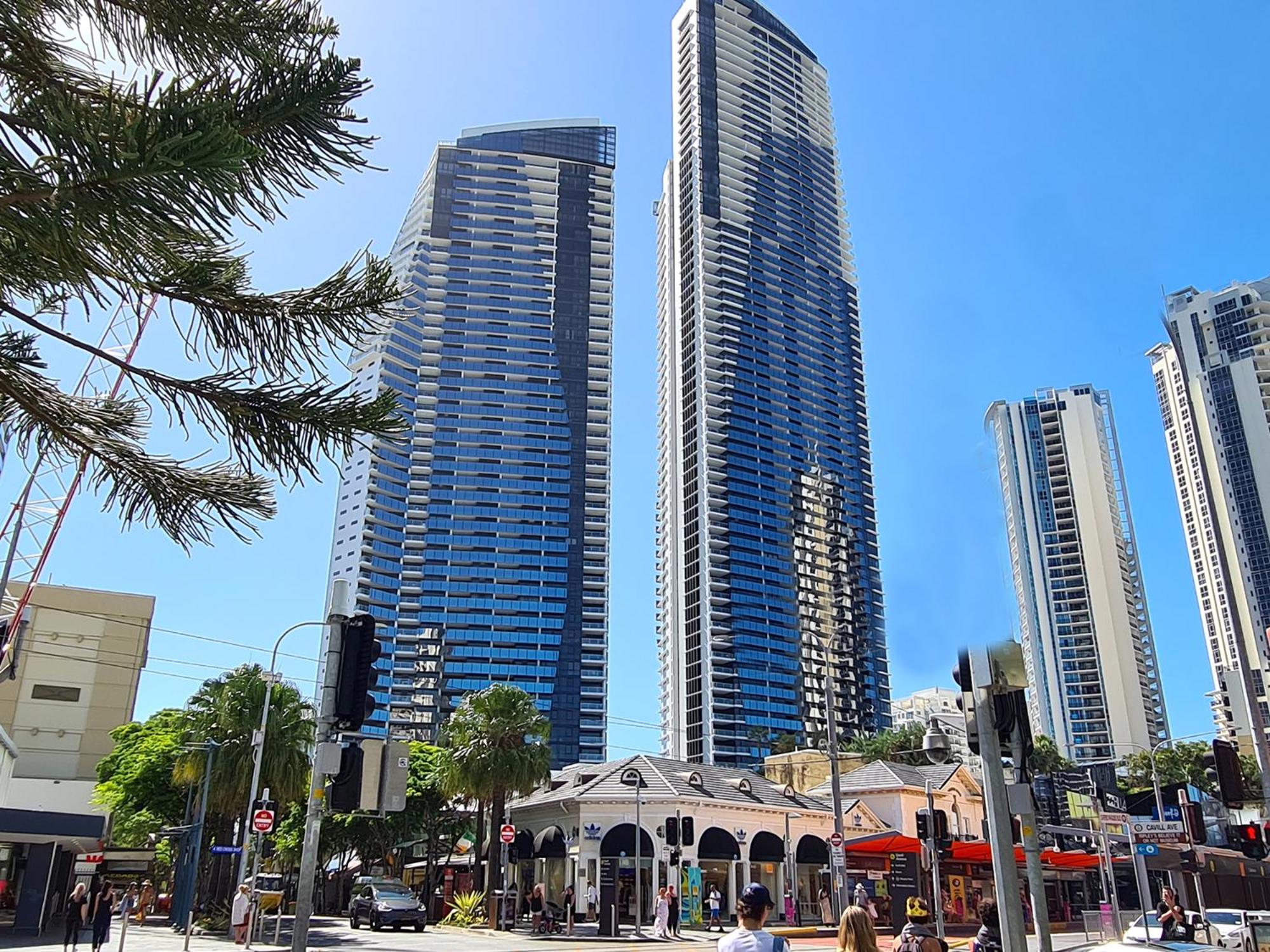 Hotel 1 Bedroom - Central Surfers Paradise!