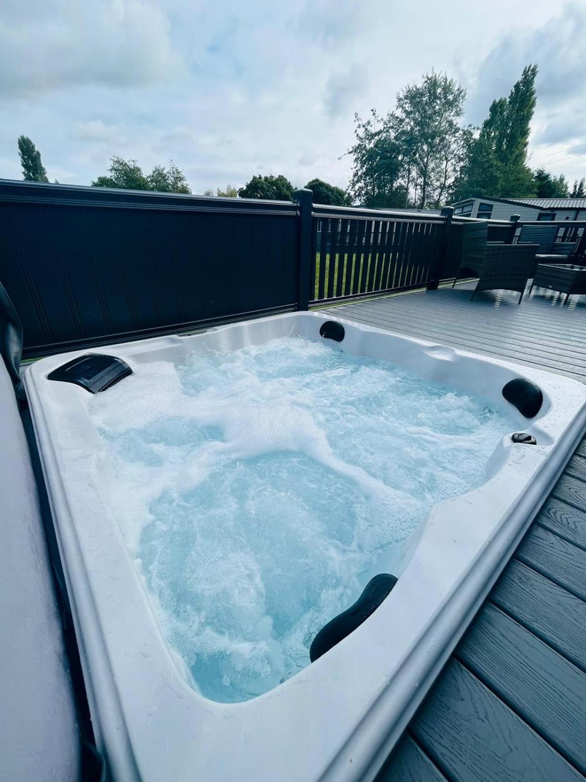 Hotel Luna Lodge With Hot Tub