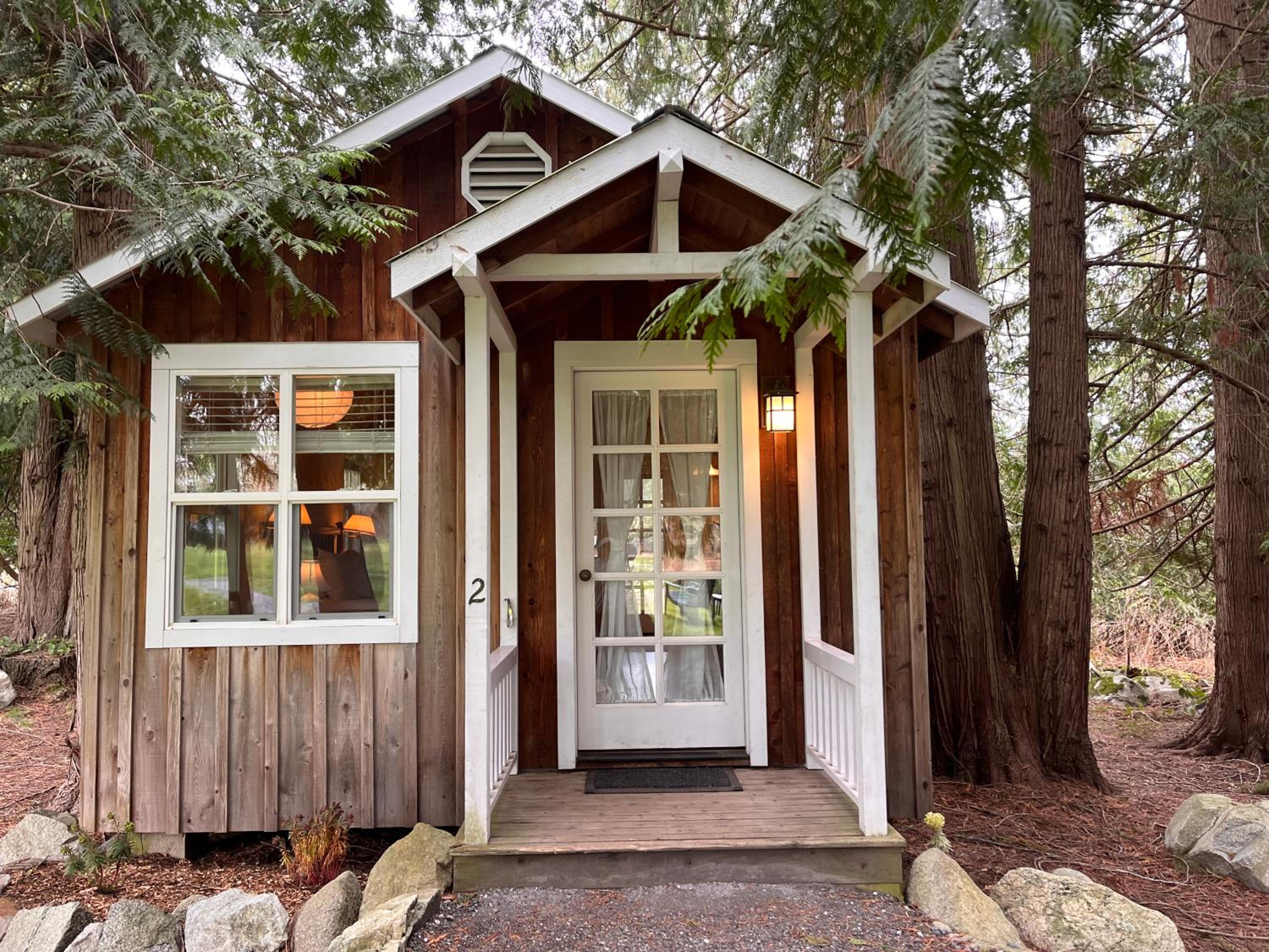 Hotel Lopez Farm Cottages & Tent Camping