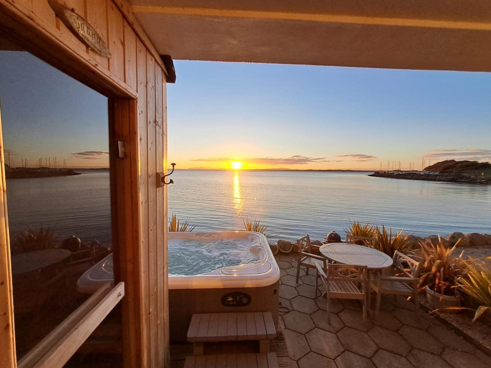 Hotel Relaxing Cottage With Spectacular View And Hot Tub