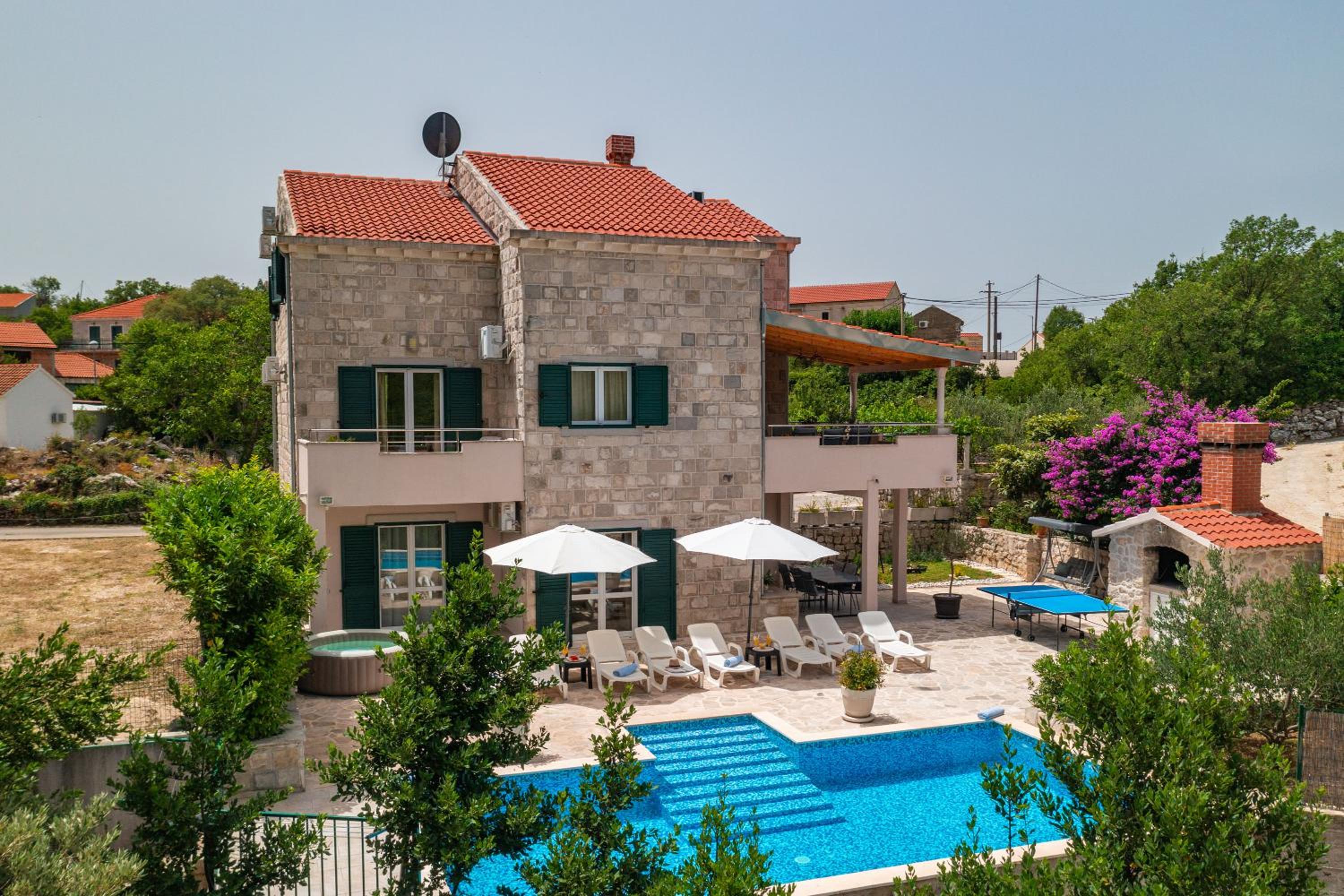 Hotel Villa Petmat - With Private Pool And 6 Bedrooms