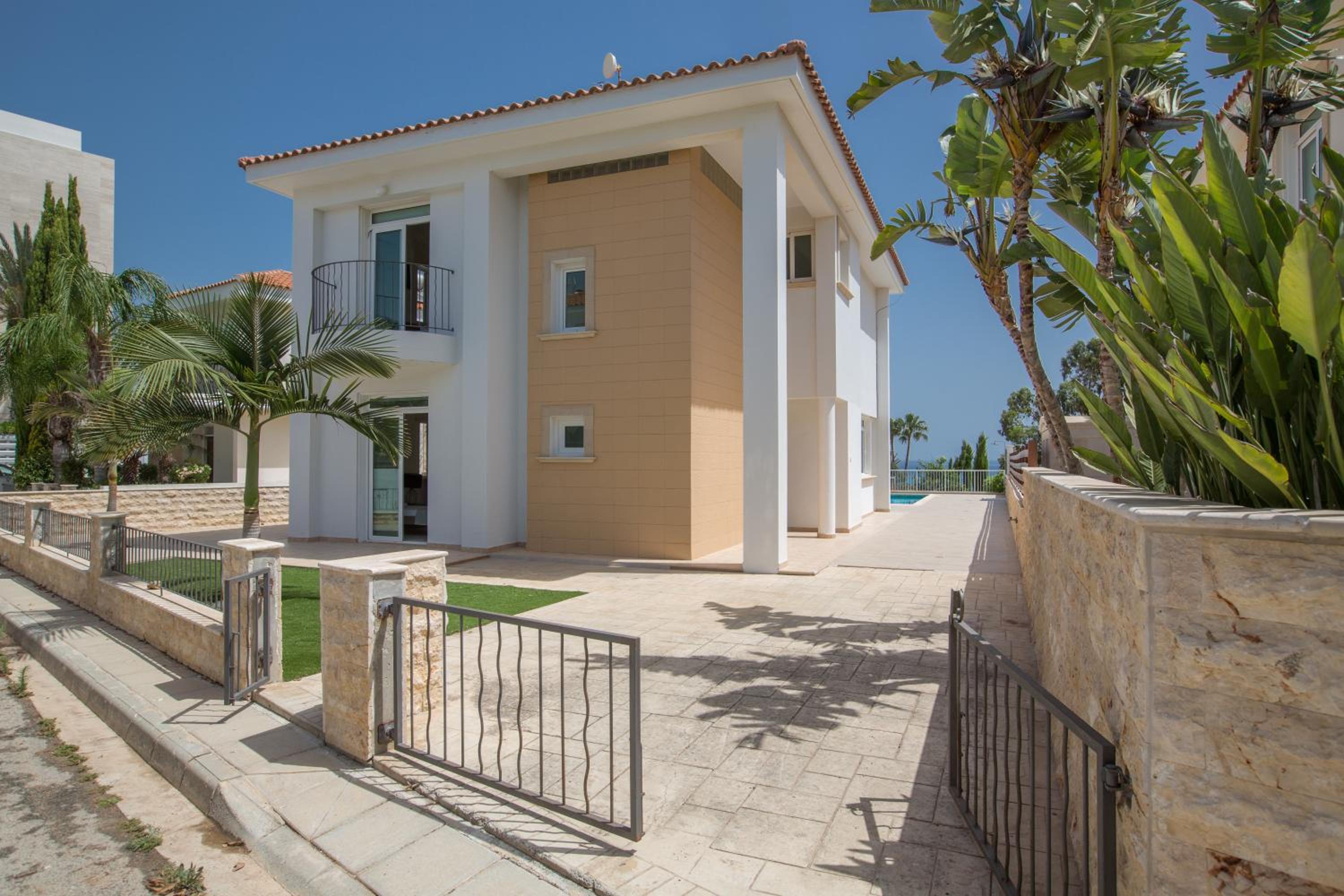 Hotel Shaye Front Line Villa