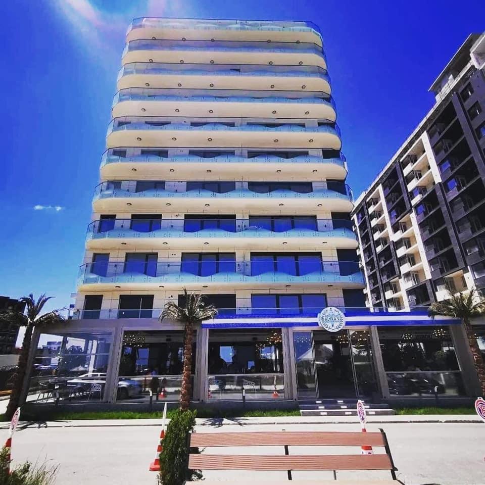Hotel Luxury By The Sea, Mamaia