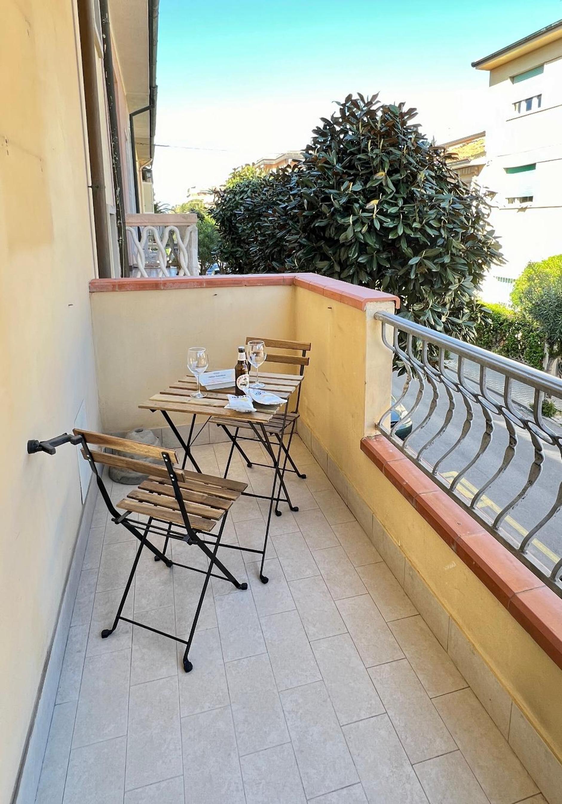 Hotel La Home - Animal House