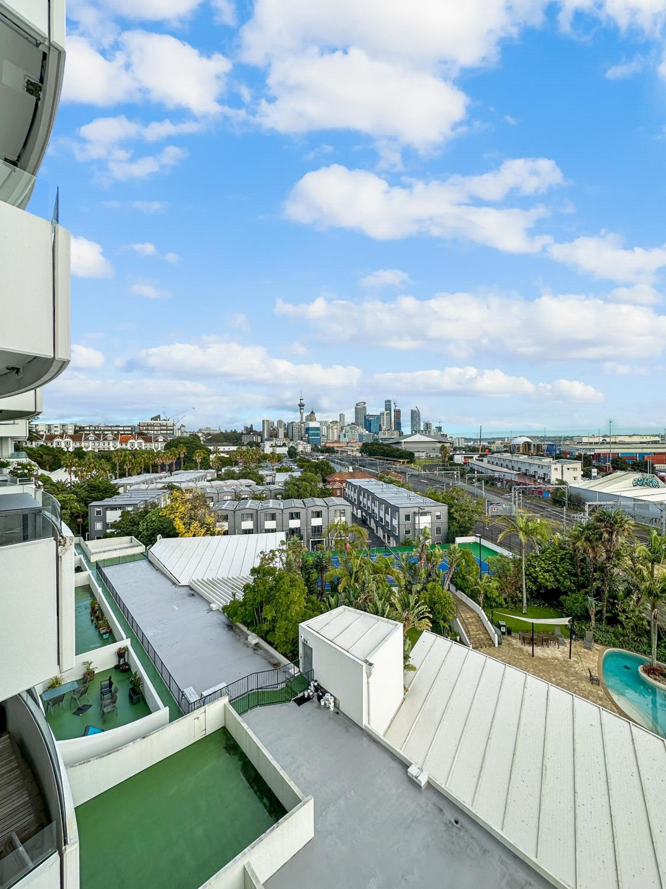 Hotel Le Mirage | Stylish Apt Inc. Pools, Sauna & More!