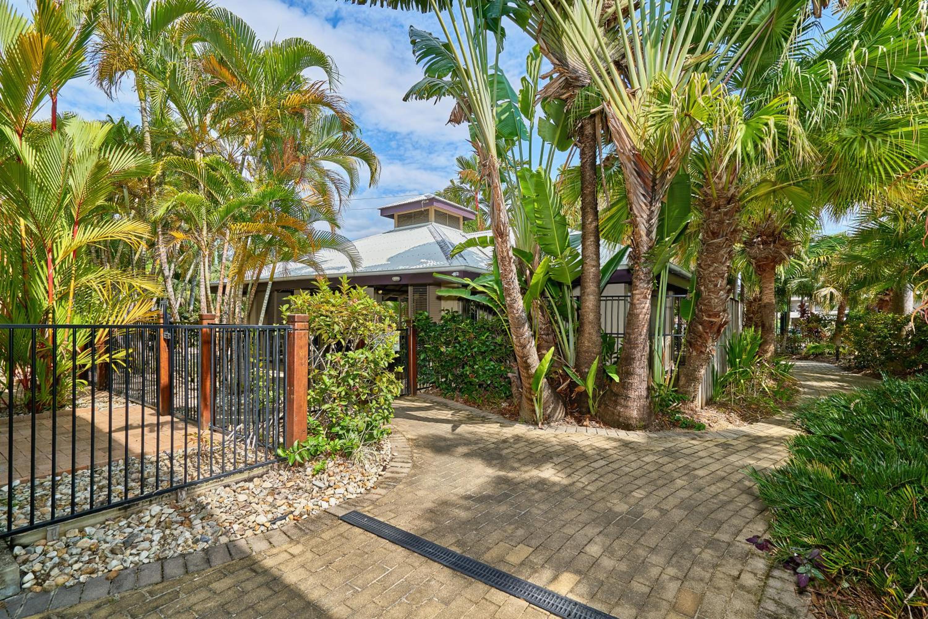 Hotel Trinity Beach Club Holiday Apartments