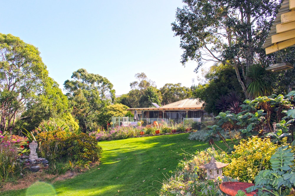 Hotel Tilba Lake House