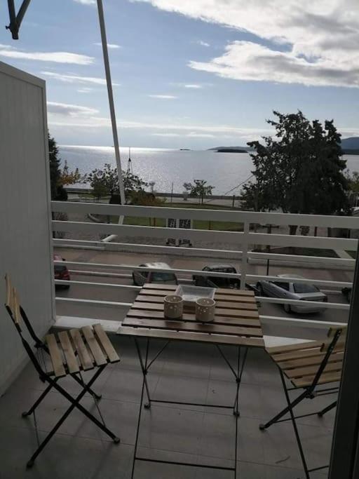 Hotel Lovely Sea Front Apartment