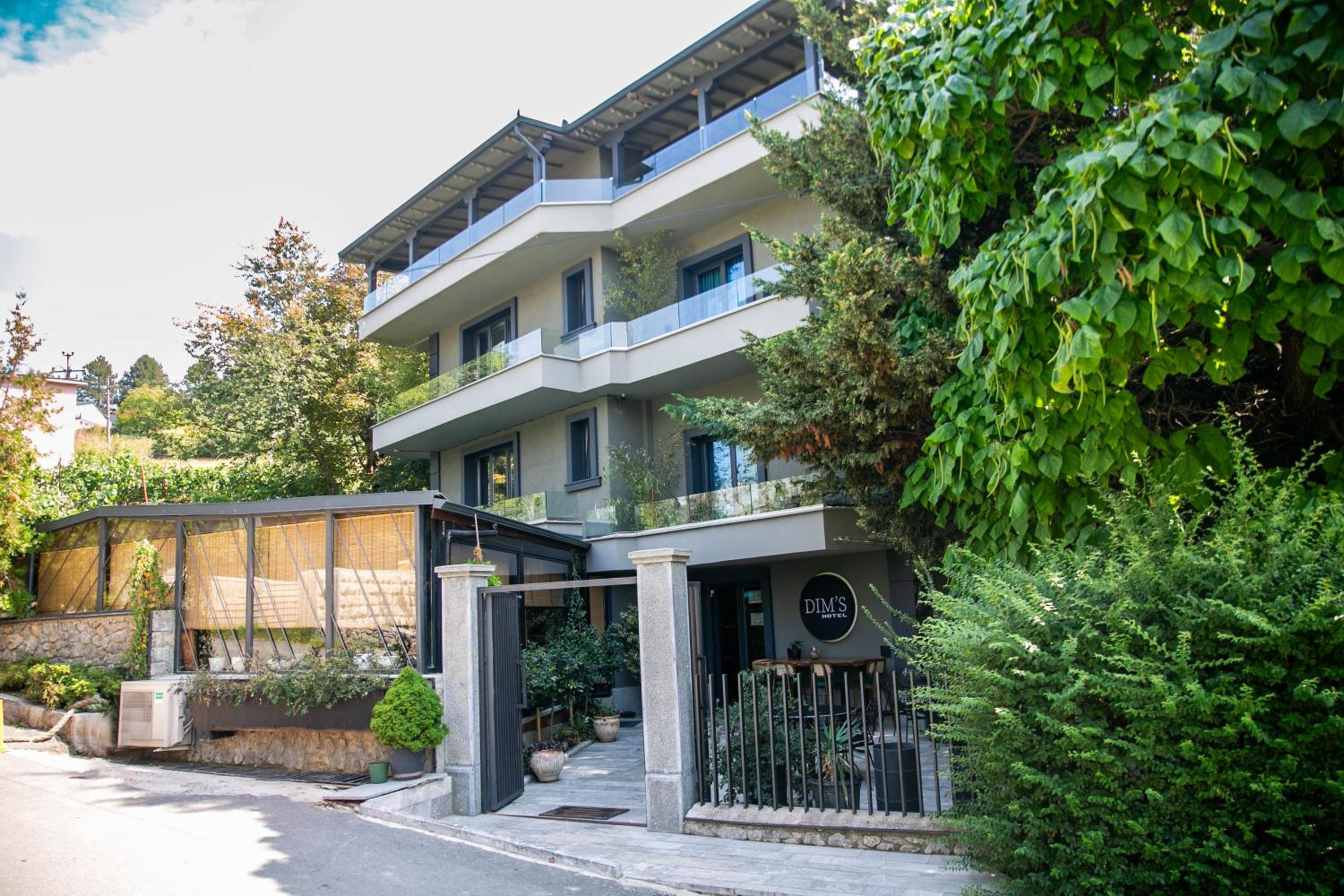 Hotel Dim's Hotel & Restaurant
