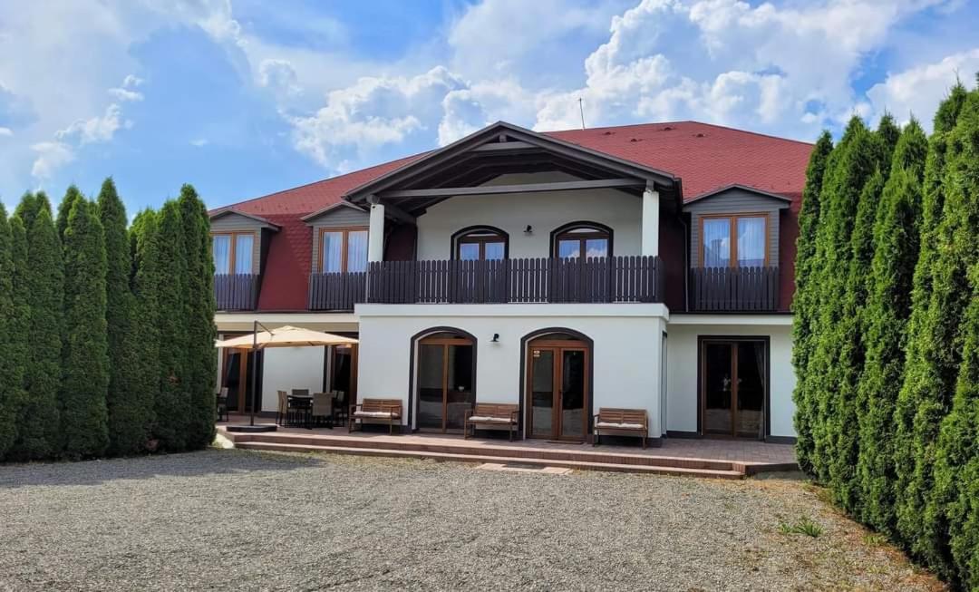 Hotel Pensiunea Eden Éden Panzió