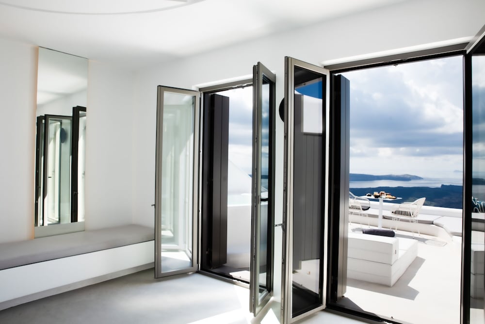 Hotel Heavens Edge