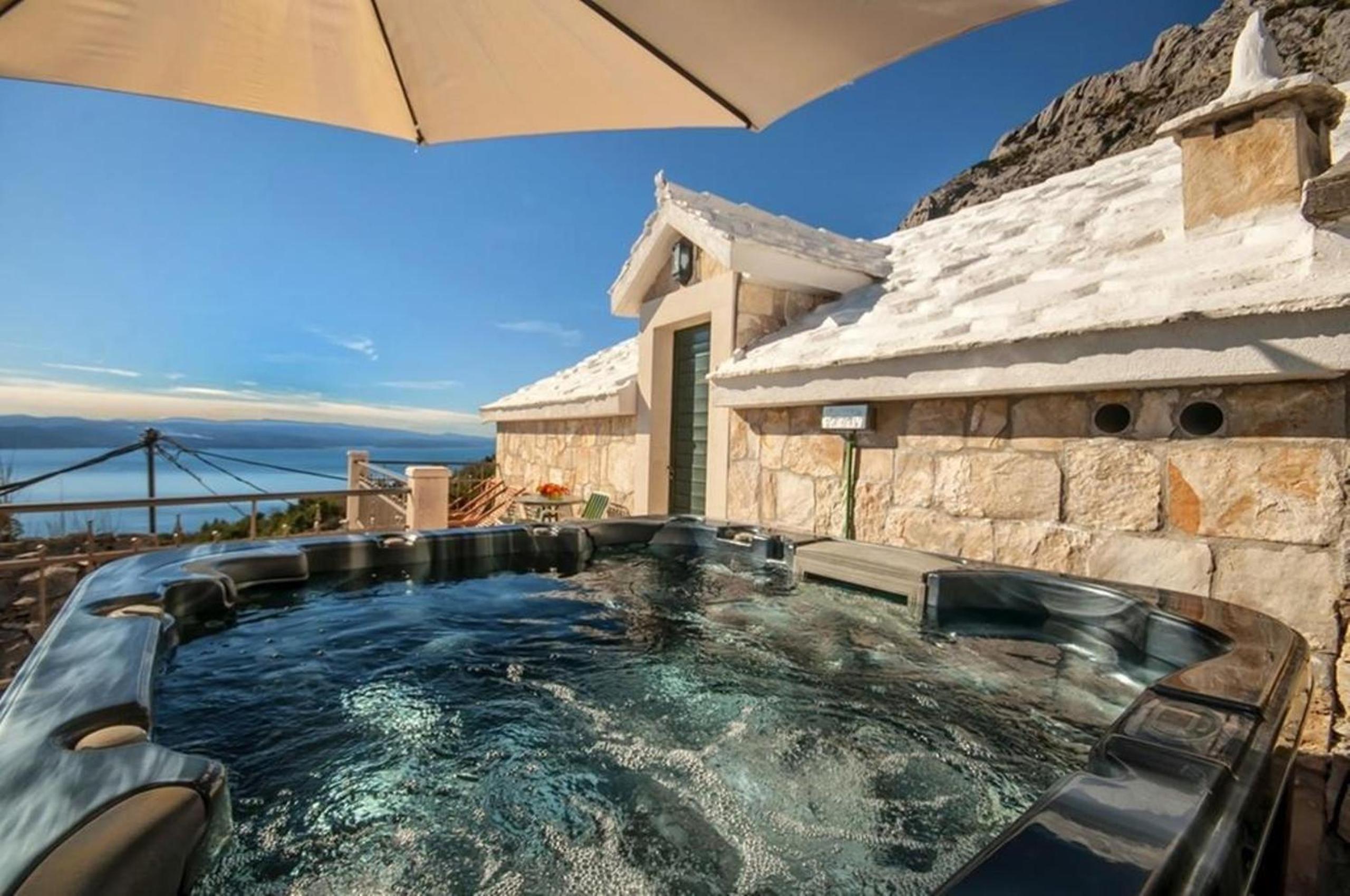 Hotel Holiday Home Tonia