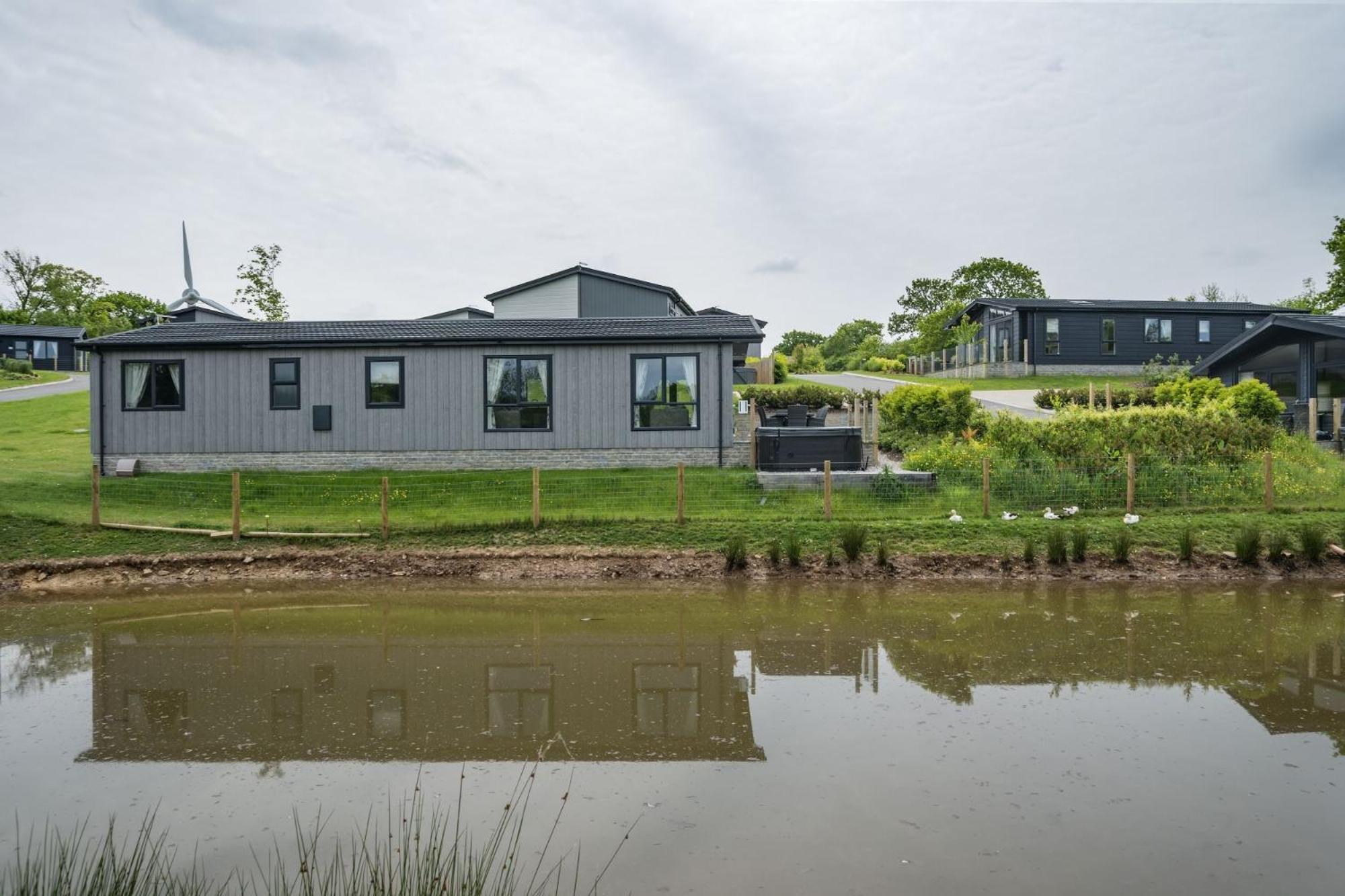 Hotel Lilac Lodge, 22 Roadford Lake Lodges