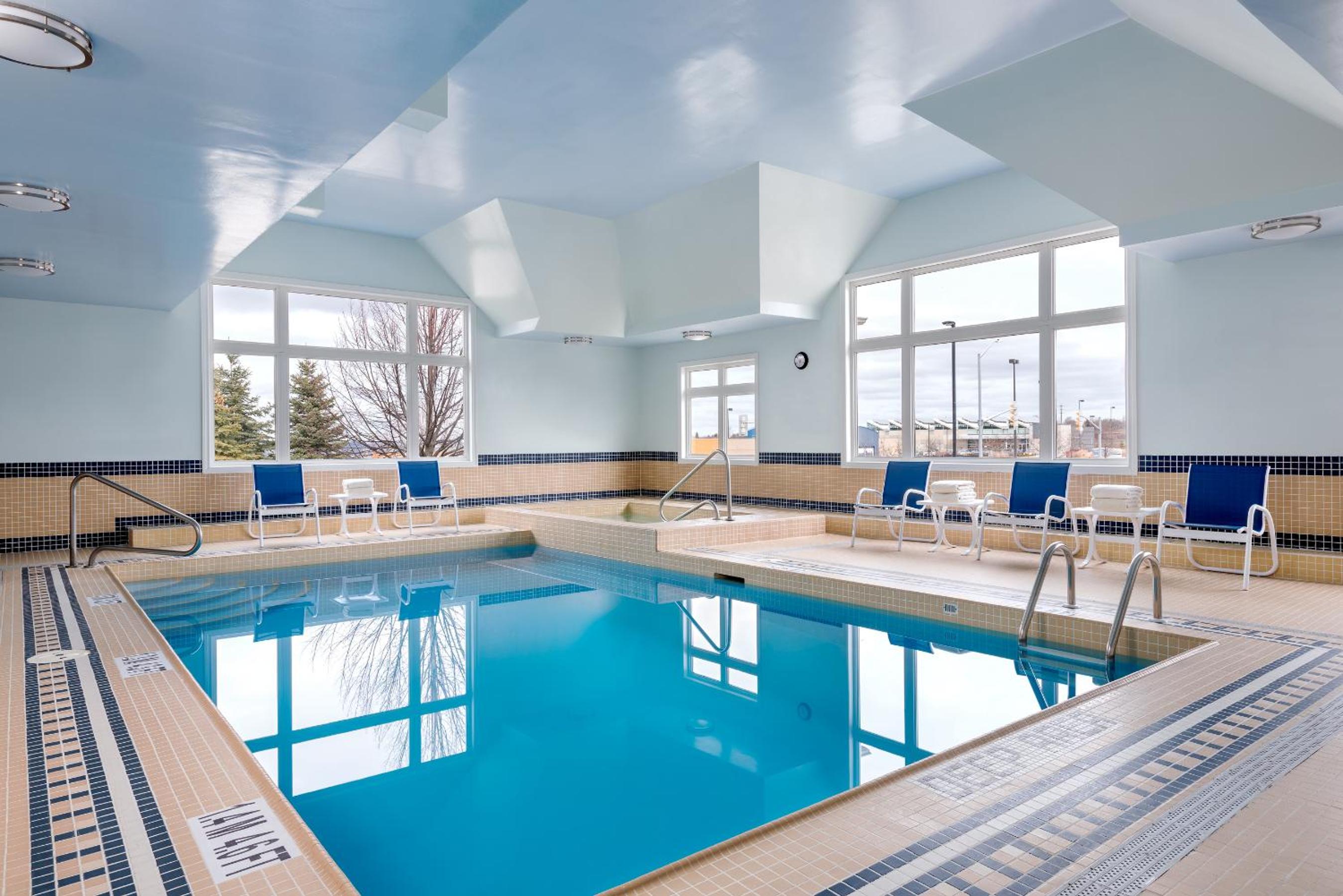 Hotel Four Points by Sheraton Barrie
