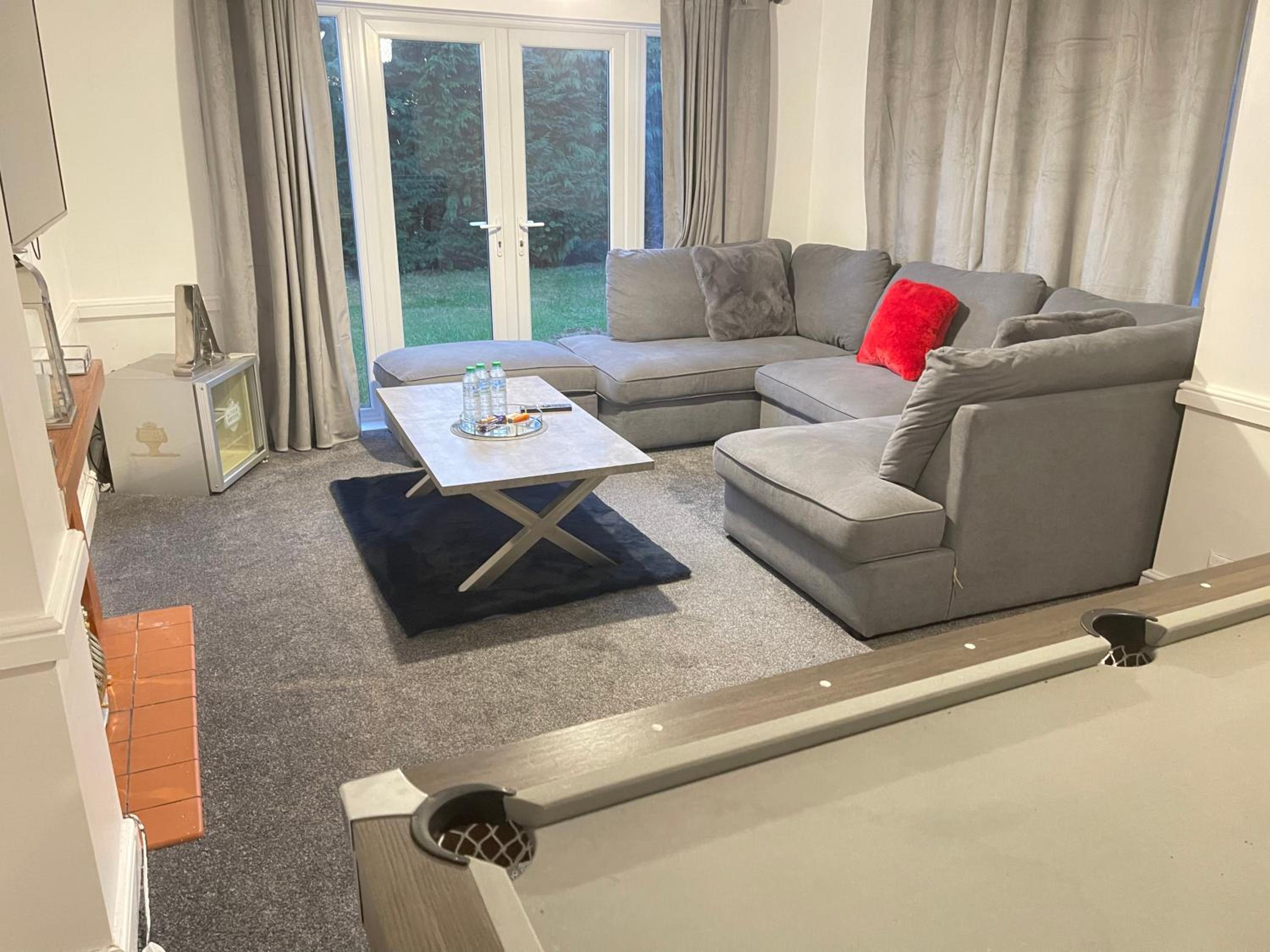 Hotel Hometel Large Detached Comfy Home With Hot Tub