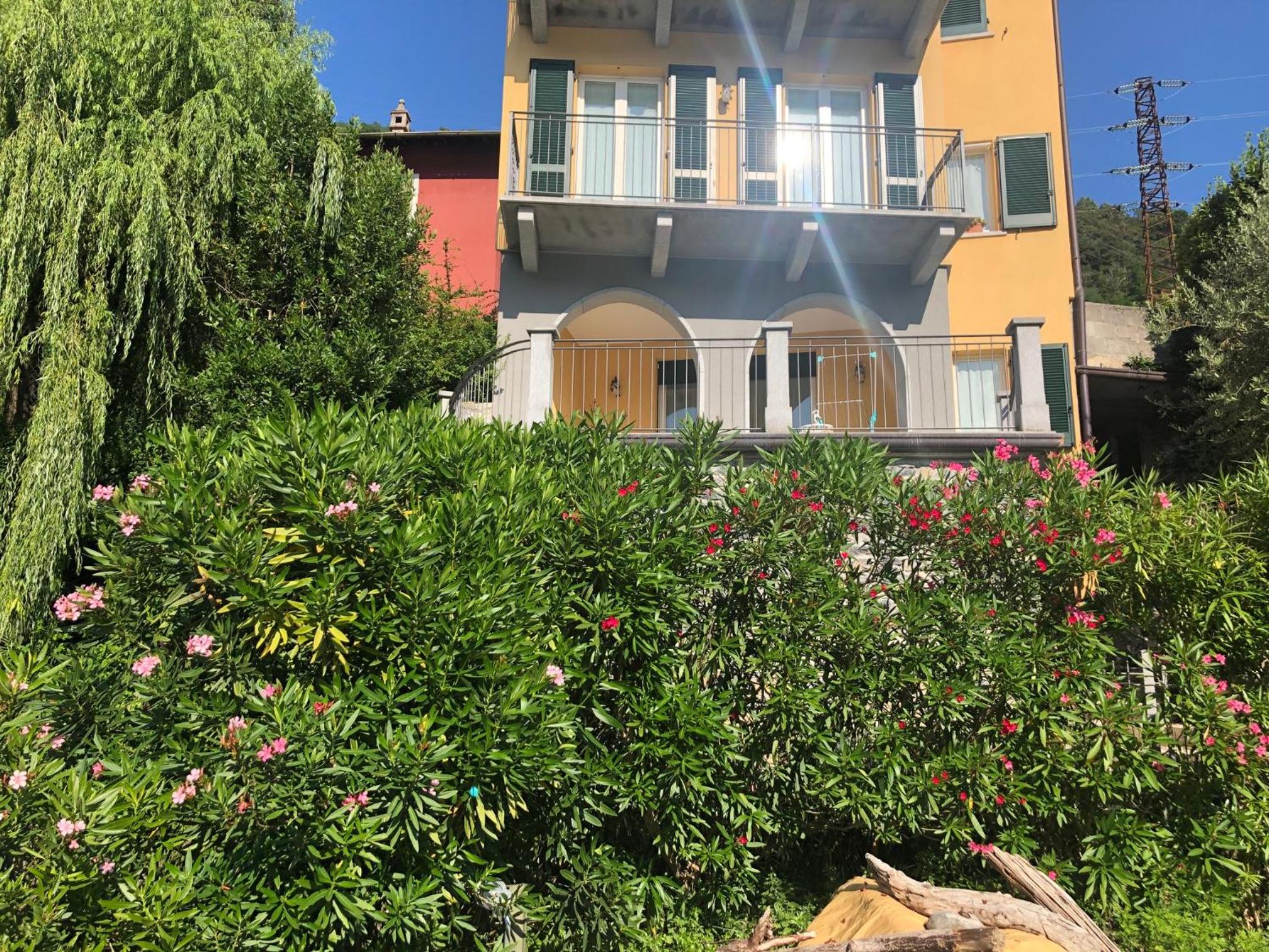 Hotel Cottage Il Cigno Con Accesso Al Lago - Como Lake