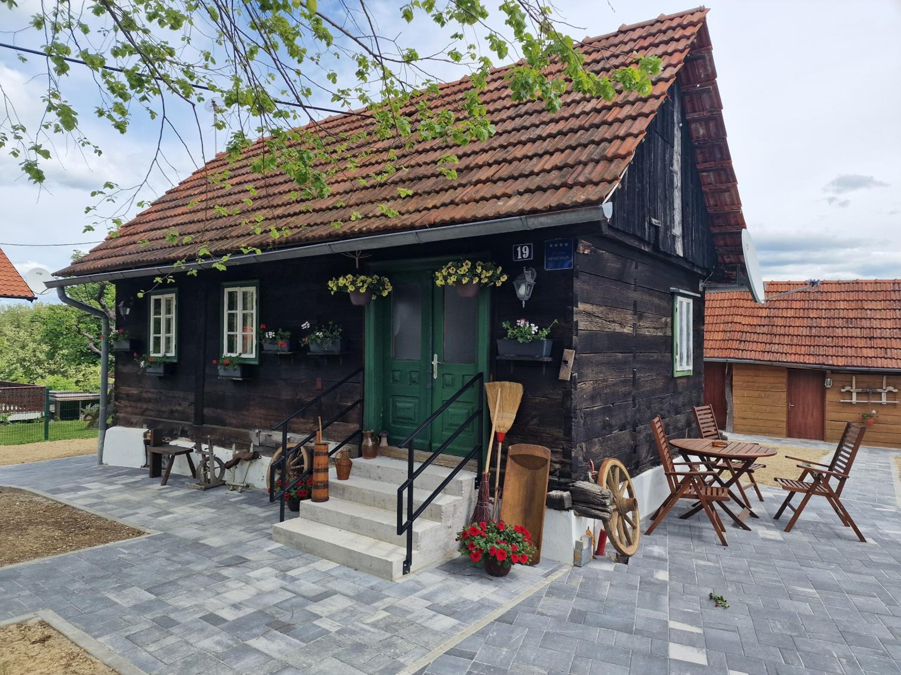 Hotel Holiday Home V Plavem Trnacu