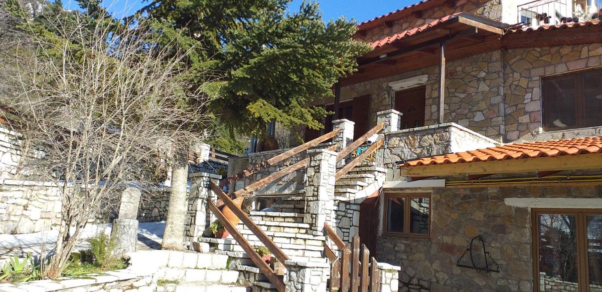 Hotel Arachova Houses-meliti