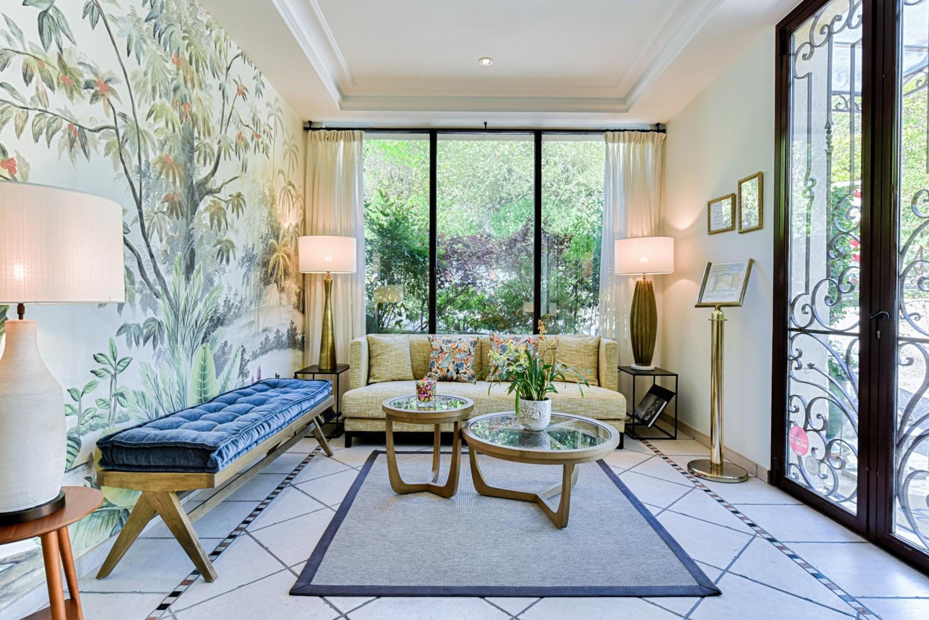 Hotel Hôtel La Grande Bastide