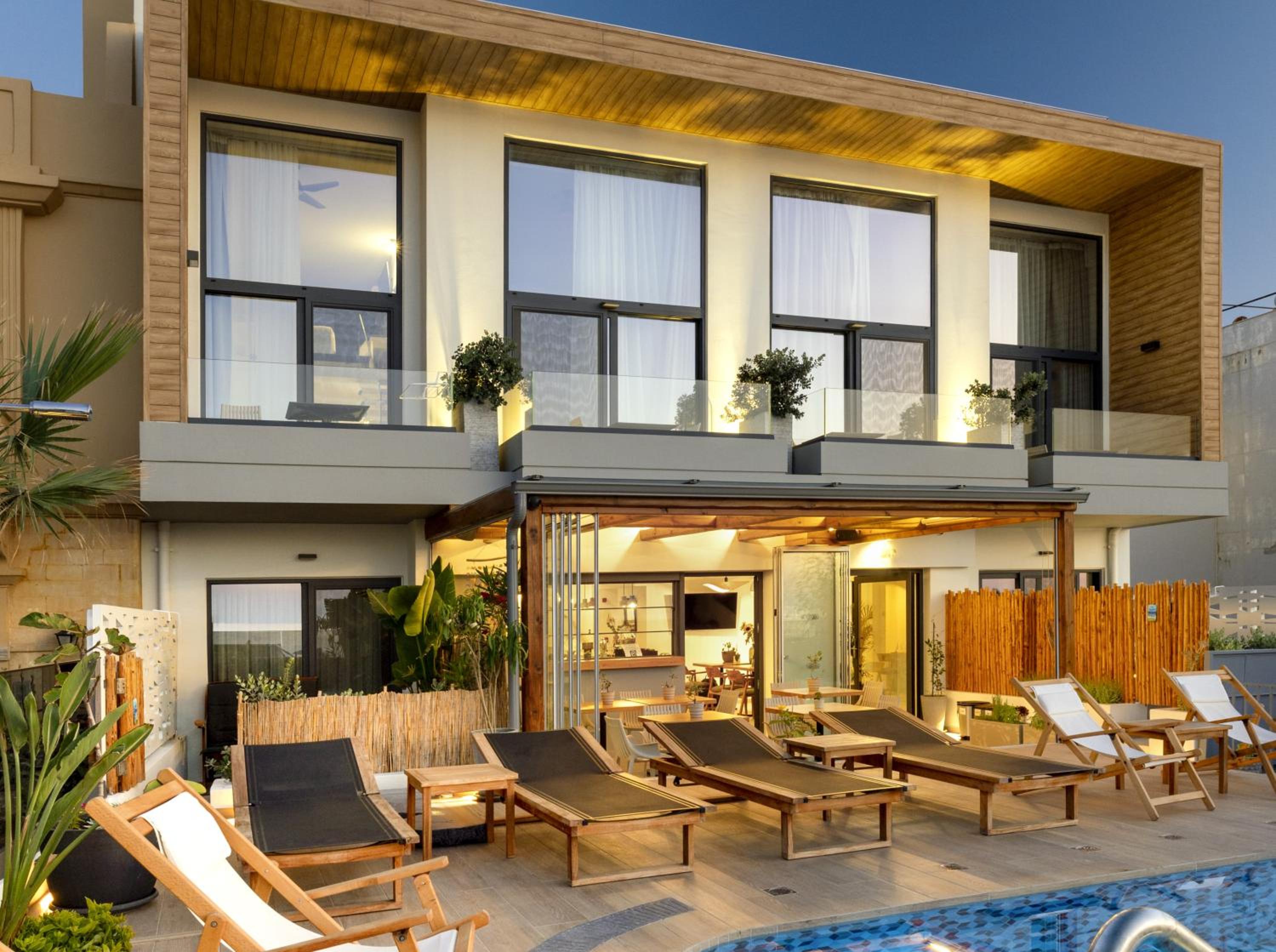 Hotel Calla Luxury Seafront Suites