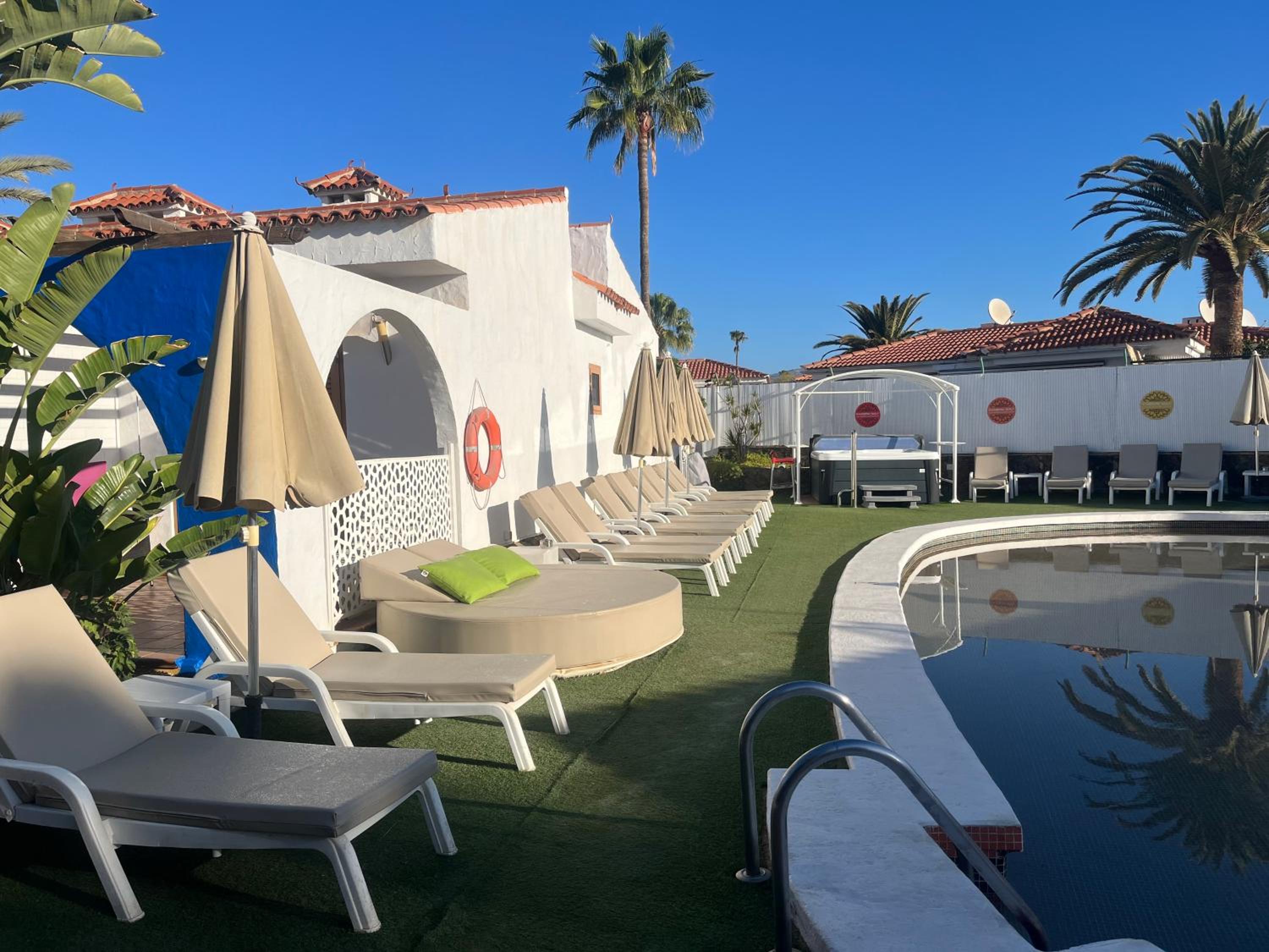 Hotel Rainbow Golf Gay Men-only Resort