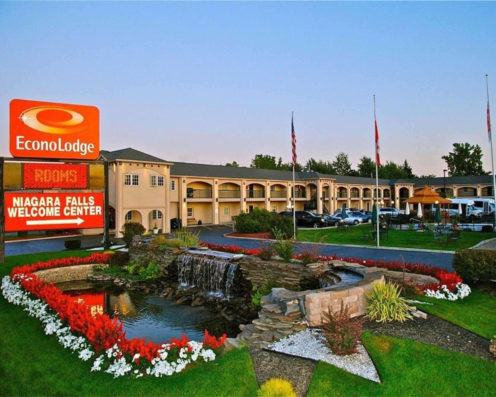 Hotel Econo Lodge at the Falls North
