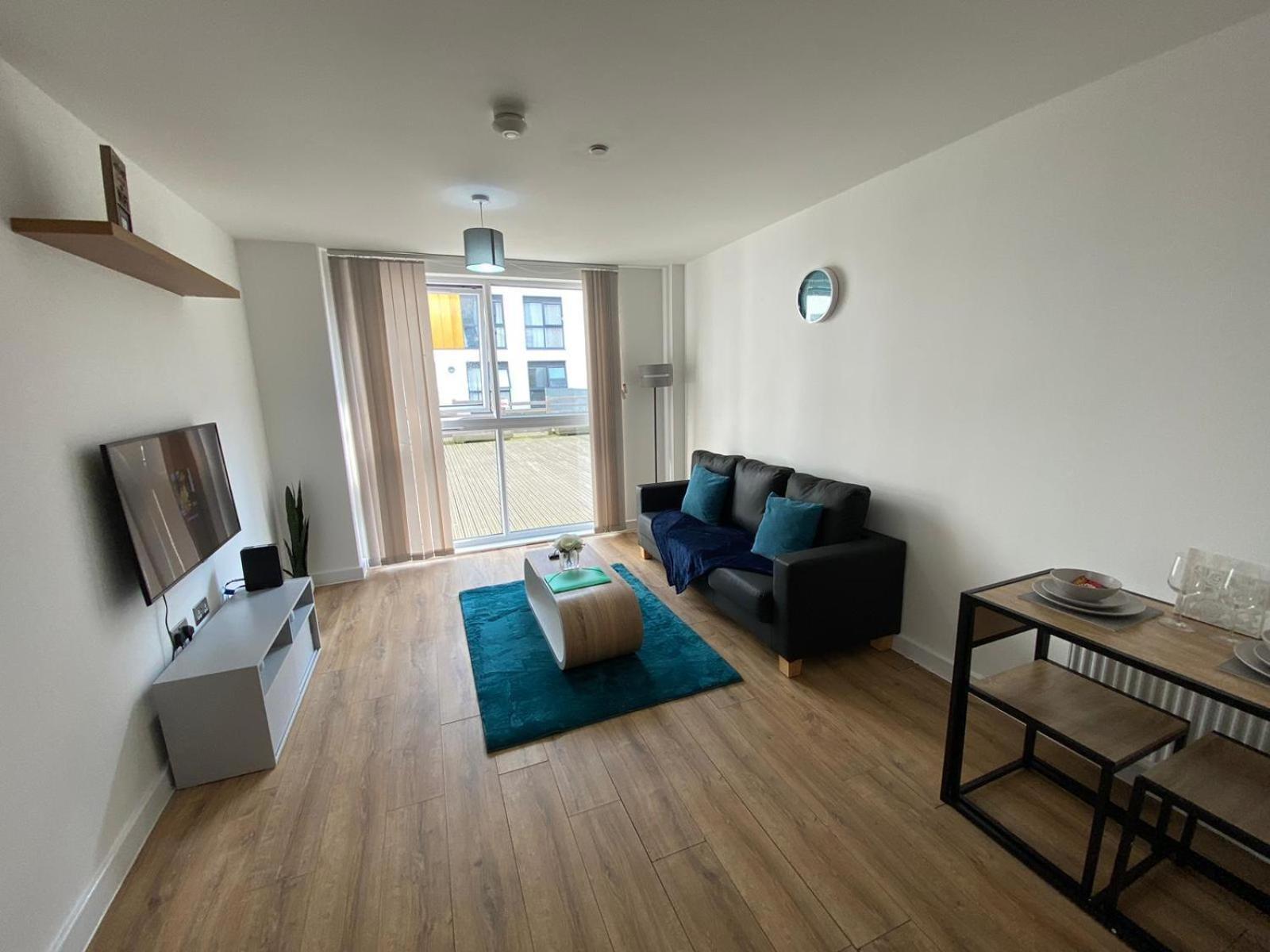 Hotel Modern Central Apartment - Fast Wifi- Utilitia Arena - Icc - Sea Life Centre