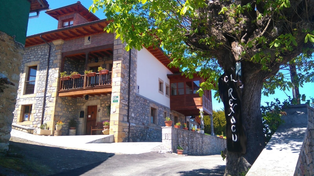 Hotel Rural El Rexacu