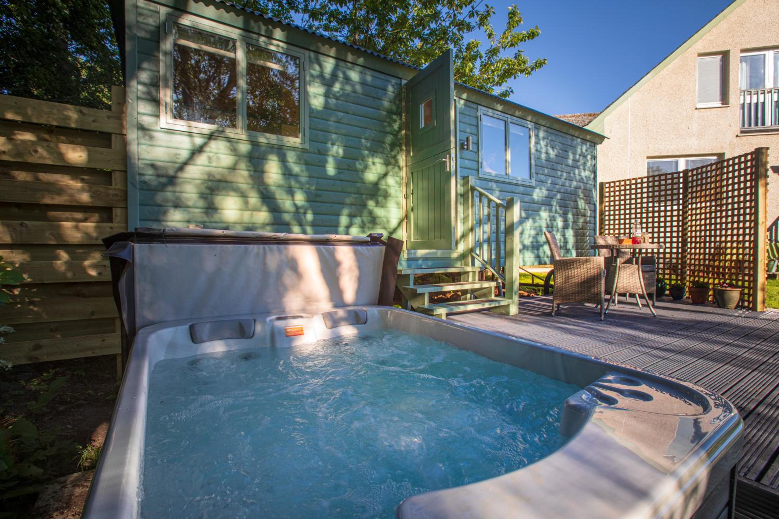 Hotel Cosy Shepherds Hut In The Scottish Highlands With Hot Tub