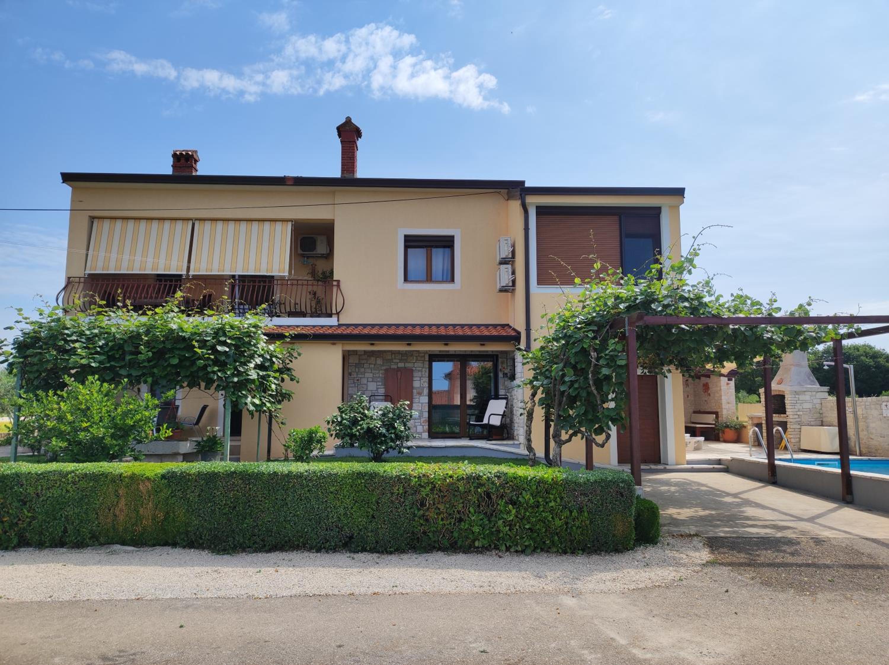 Hotel Alba Apartment With Heated Swimming Pool