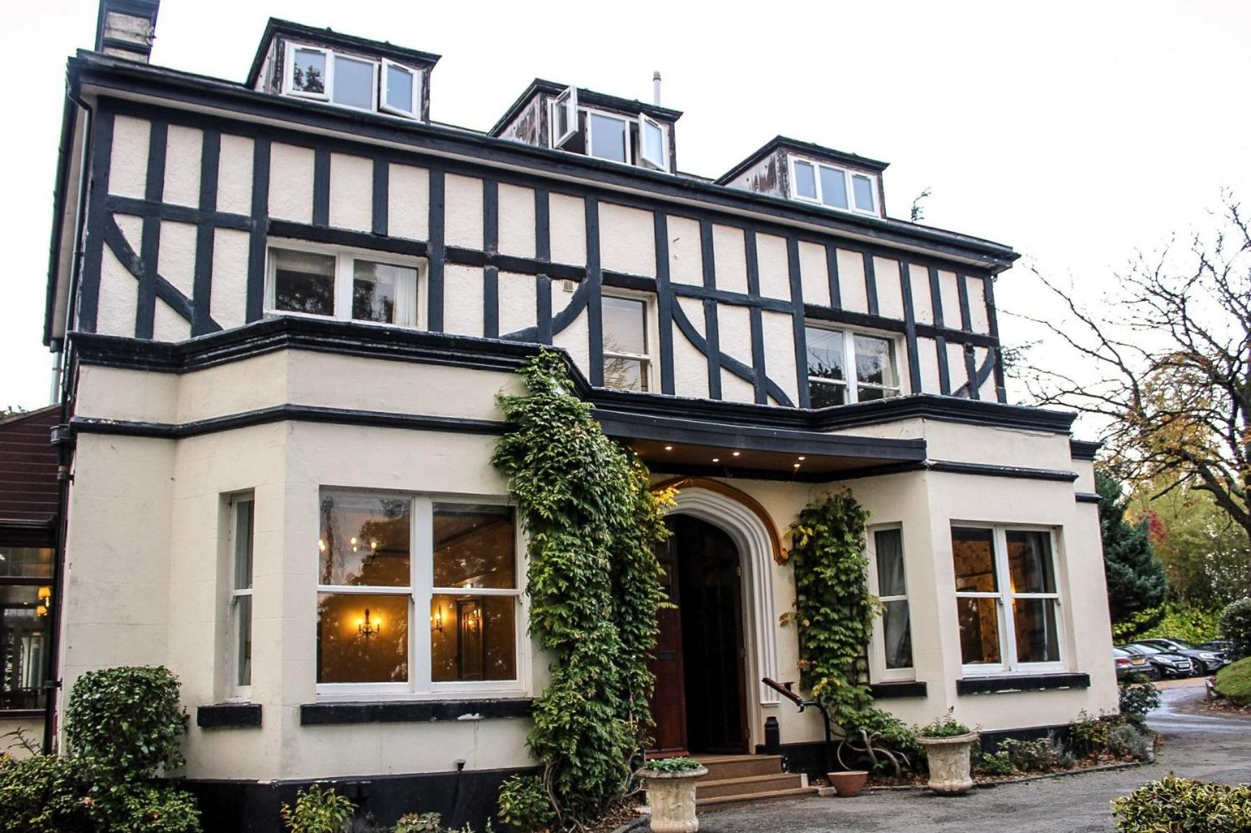 Hotel Brook Hall Hotel