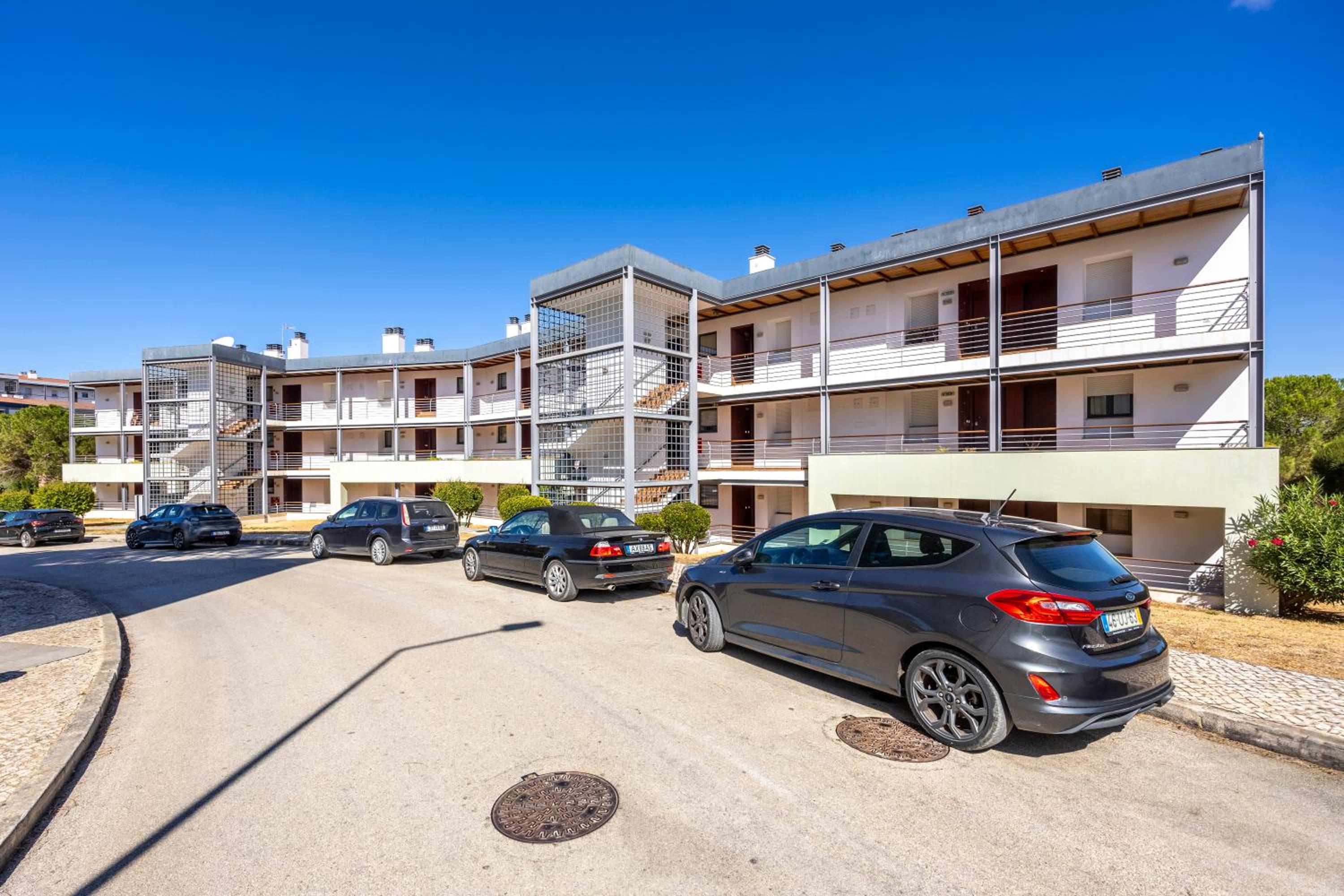 Hotel Spacious Two Bedroom Apartment Marina Park