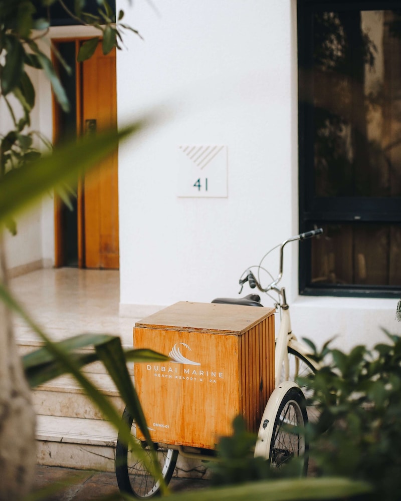 Hotel Dubai Marine Beach Resort and Spa